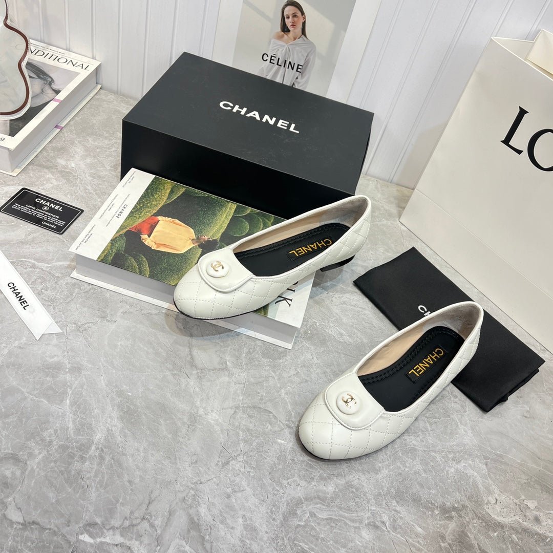 CHANEL ballet flat white black quilted calfskin