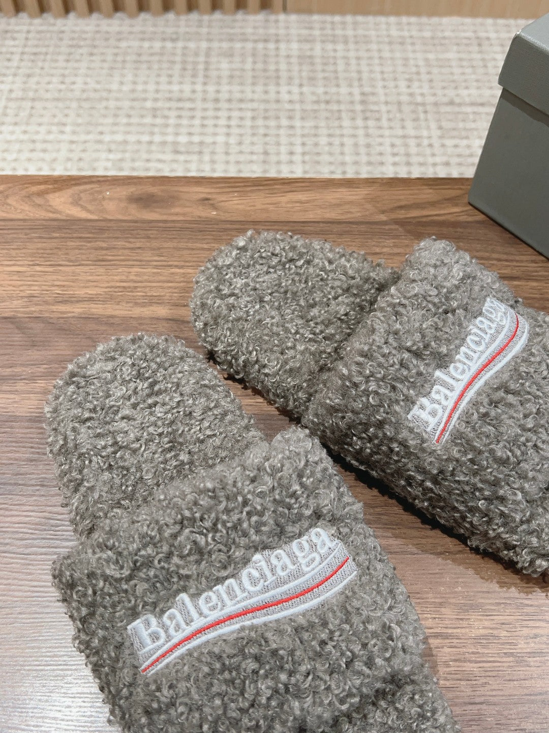 Balanciaga FURRY SLIDES IN GRAY CURLY SHEARLING