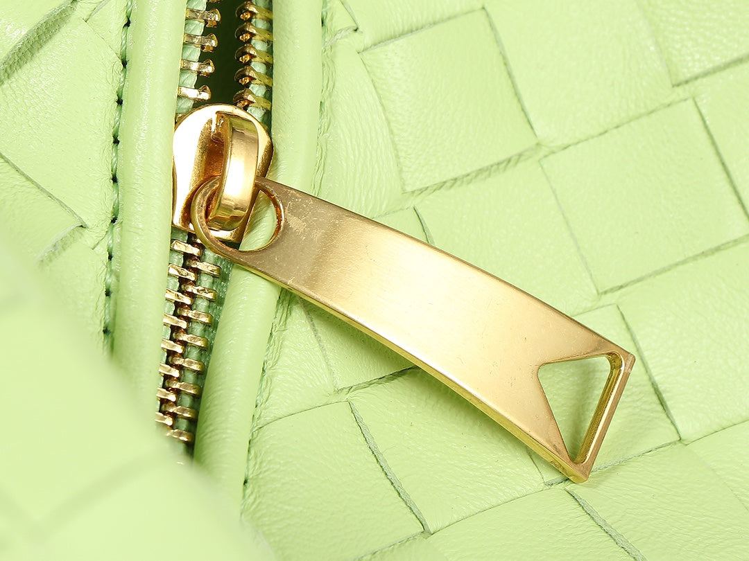 Bottega Veneta bv teen jodie 36cm light green lambskin