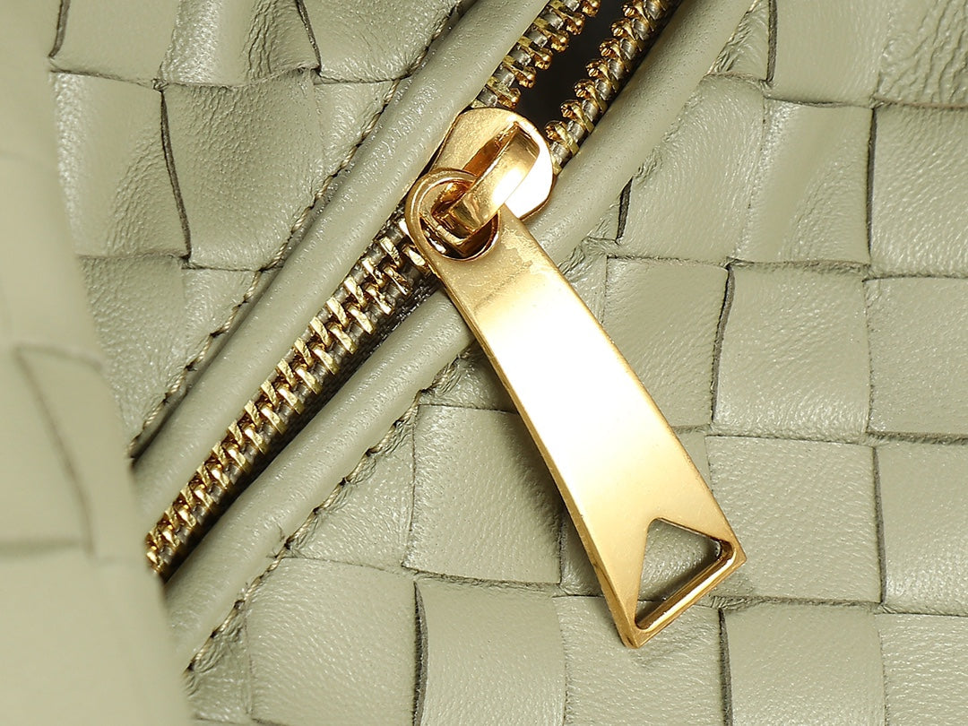 Bottega Veneta bv teen jodie 36cm khaki lambskin