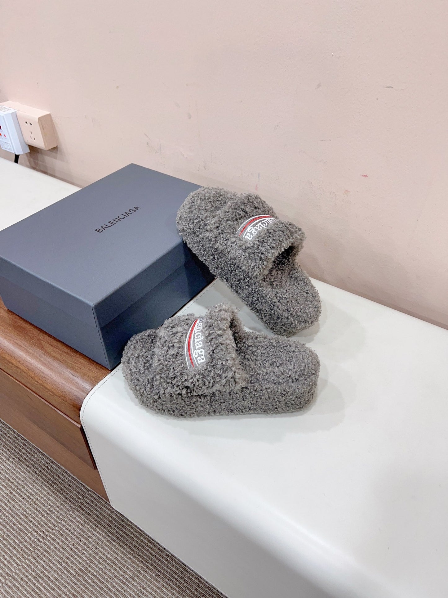 Balanciaga THICK-SOLED SLIPPERS IN GRAY WOOL