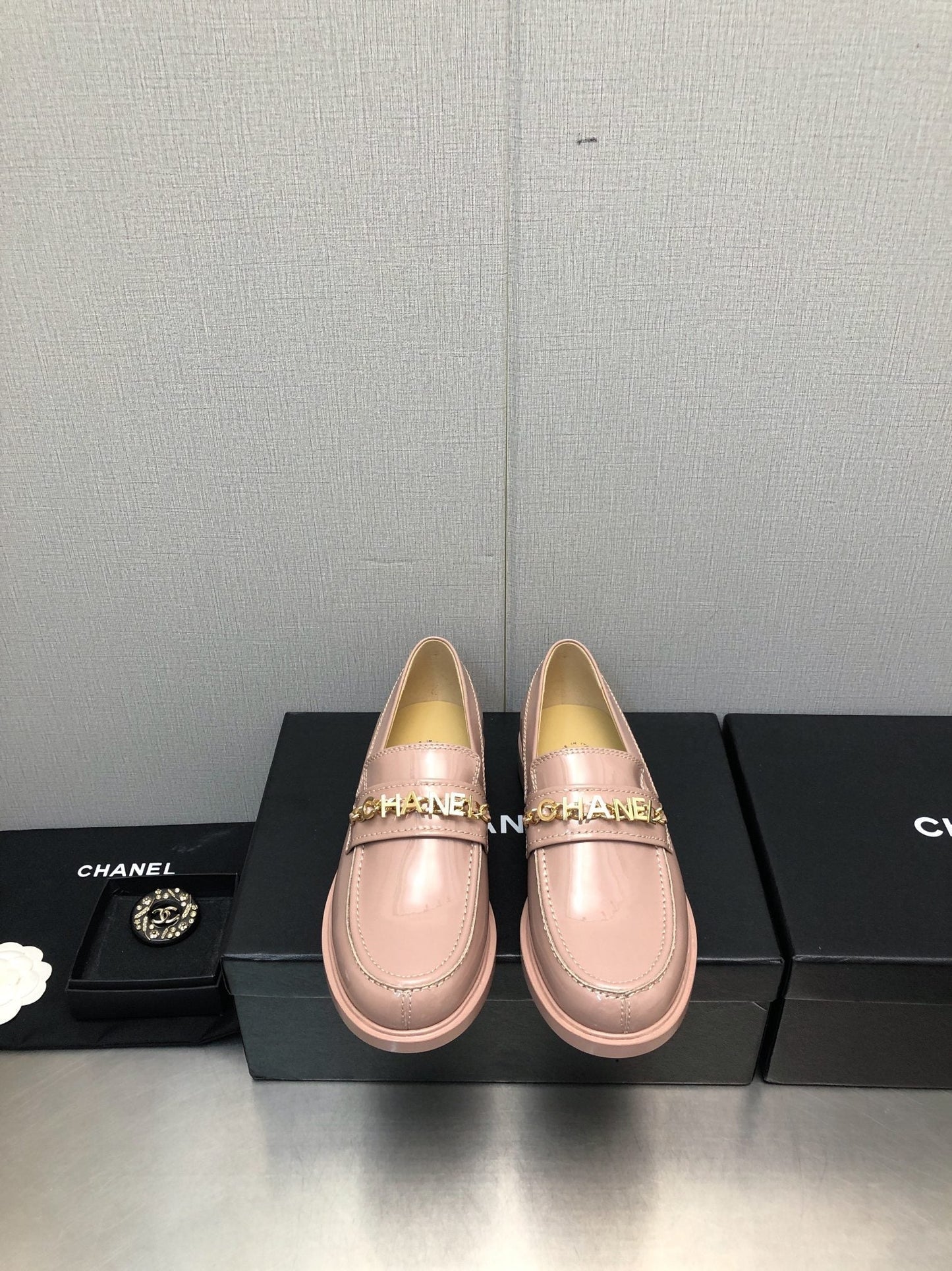 CHANEL 25C Loafer Light Pink Glossy Calf Leather 212973