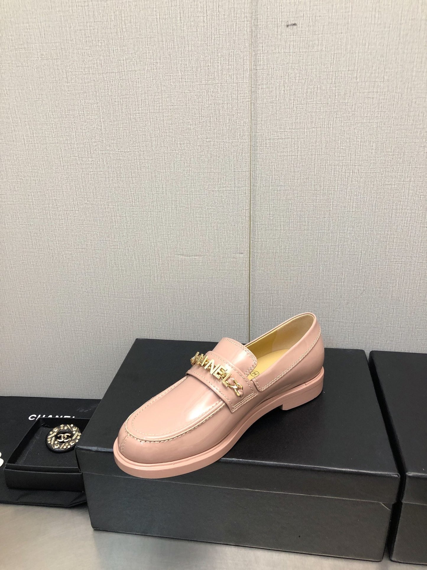 CHANEL 25C Loafer Light Pink Glossy Calf Leather 212973