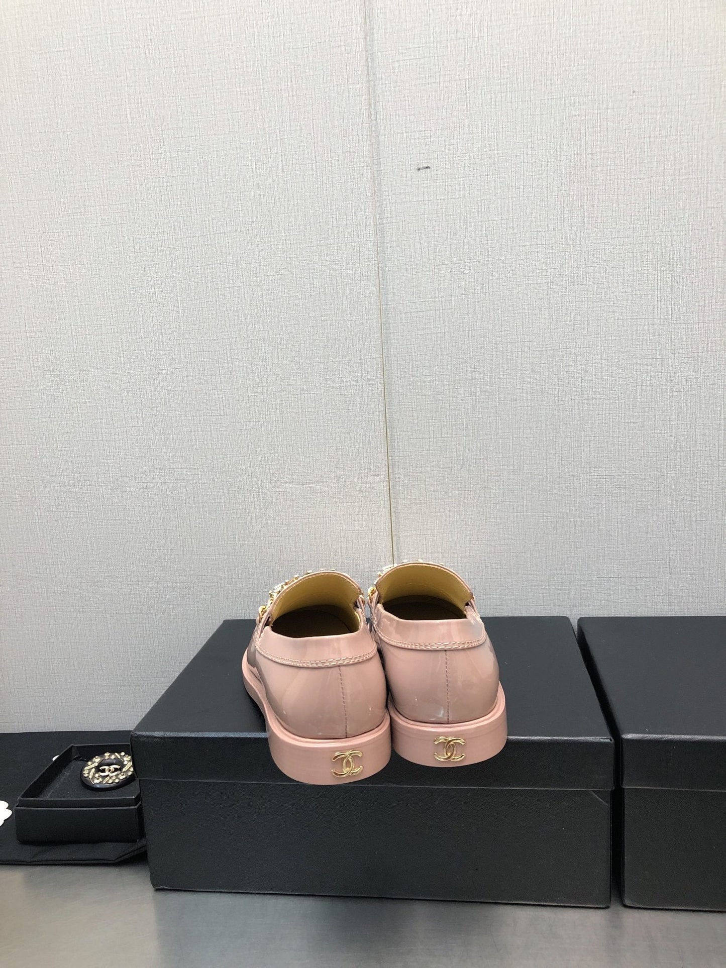 CHANEL 25C Loafer Light Pink Glossy Calf Leather 212973