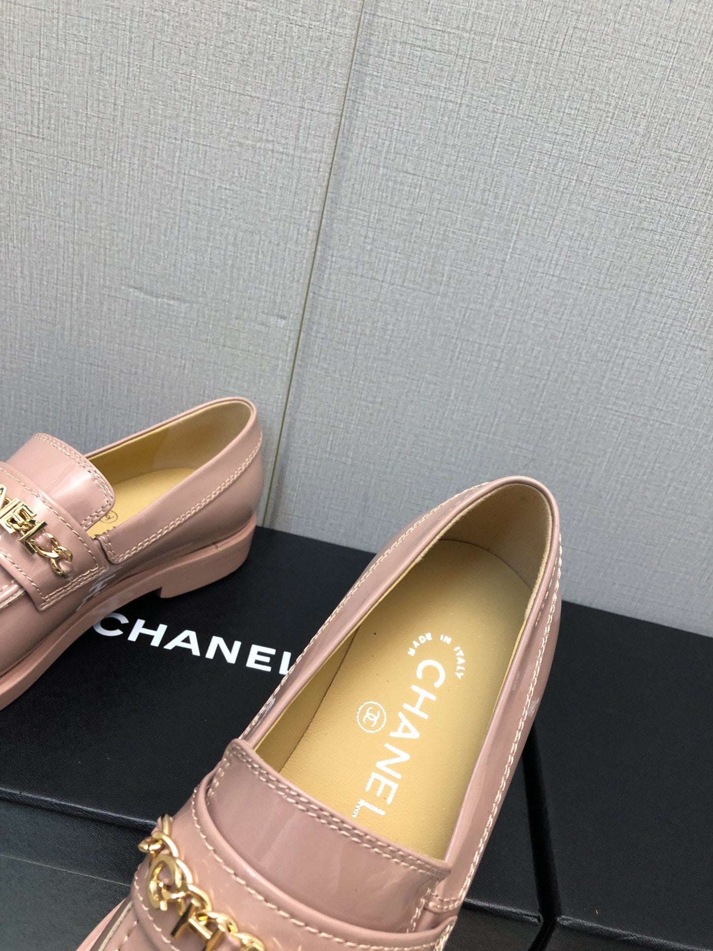 CHANEL 25C Loafer Light Pink Glossy Calf Leather 212973