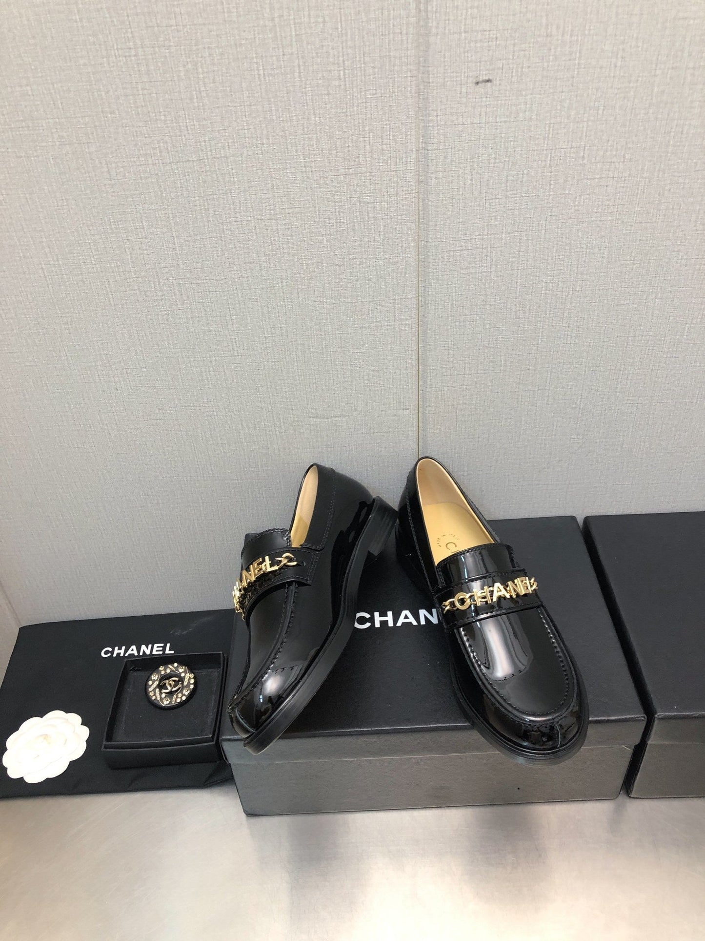 CHANEL 25C Loafer Black Glossy Calf Leather 212974