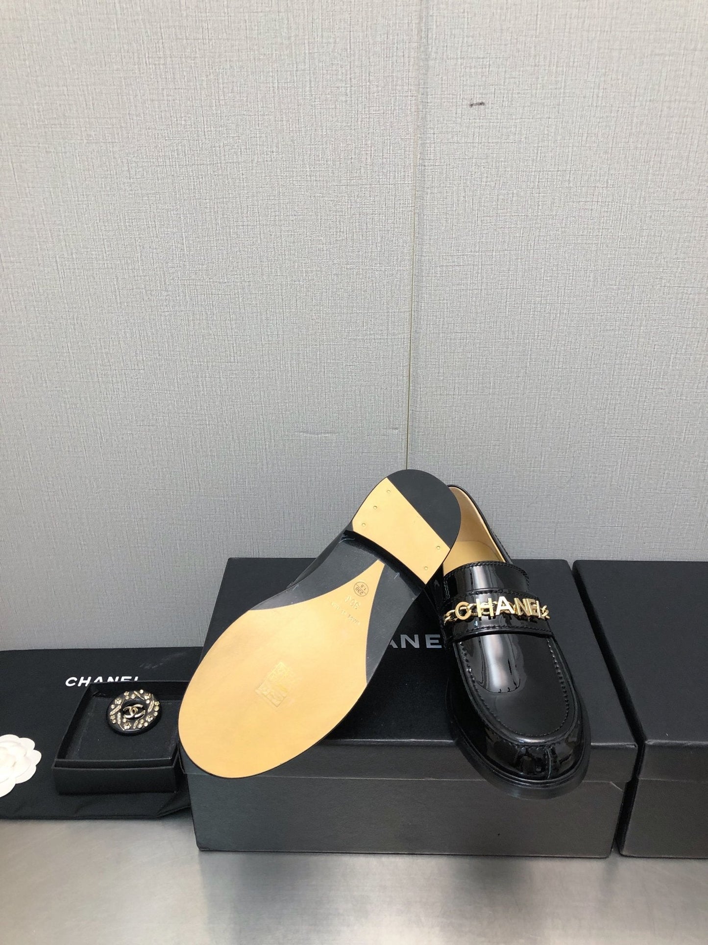 CHANEL 25C Loafer Black Glossy Calf Leather 212974