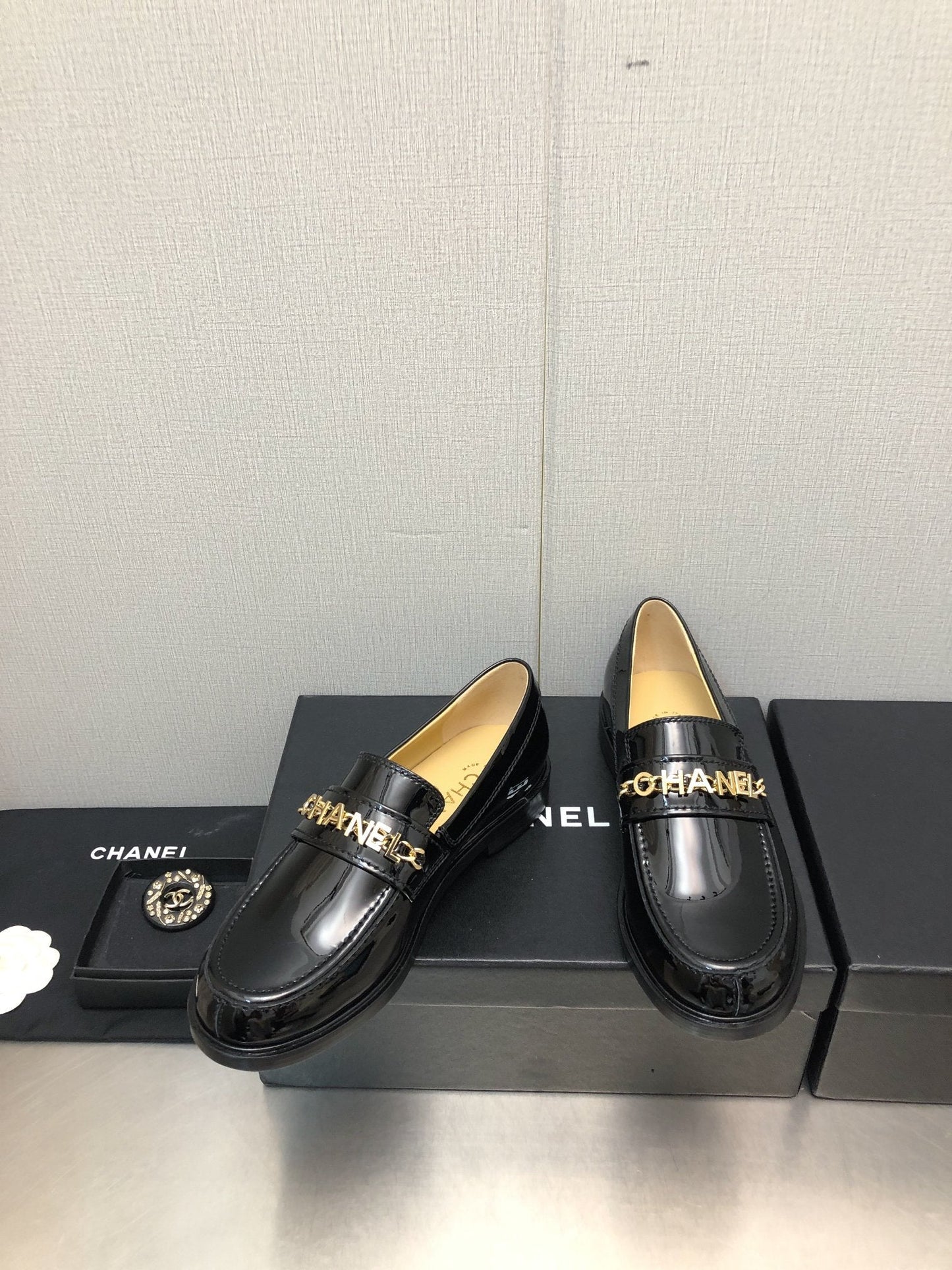 CHANEL 25C Loafer Black Glossy Calf Leather 212974