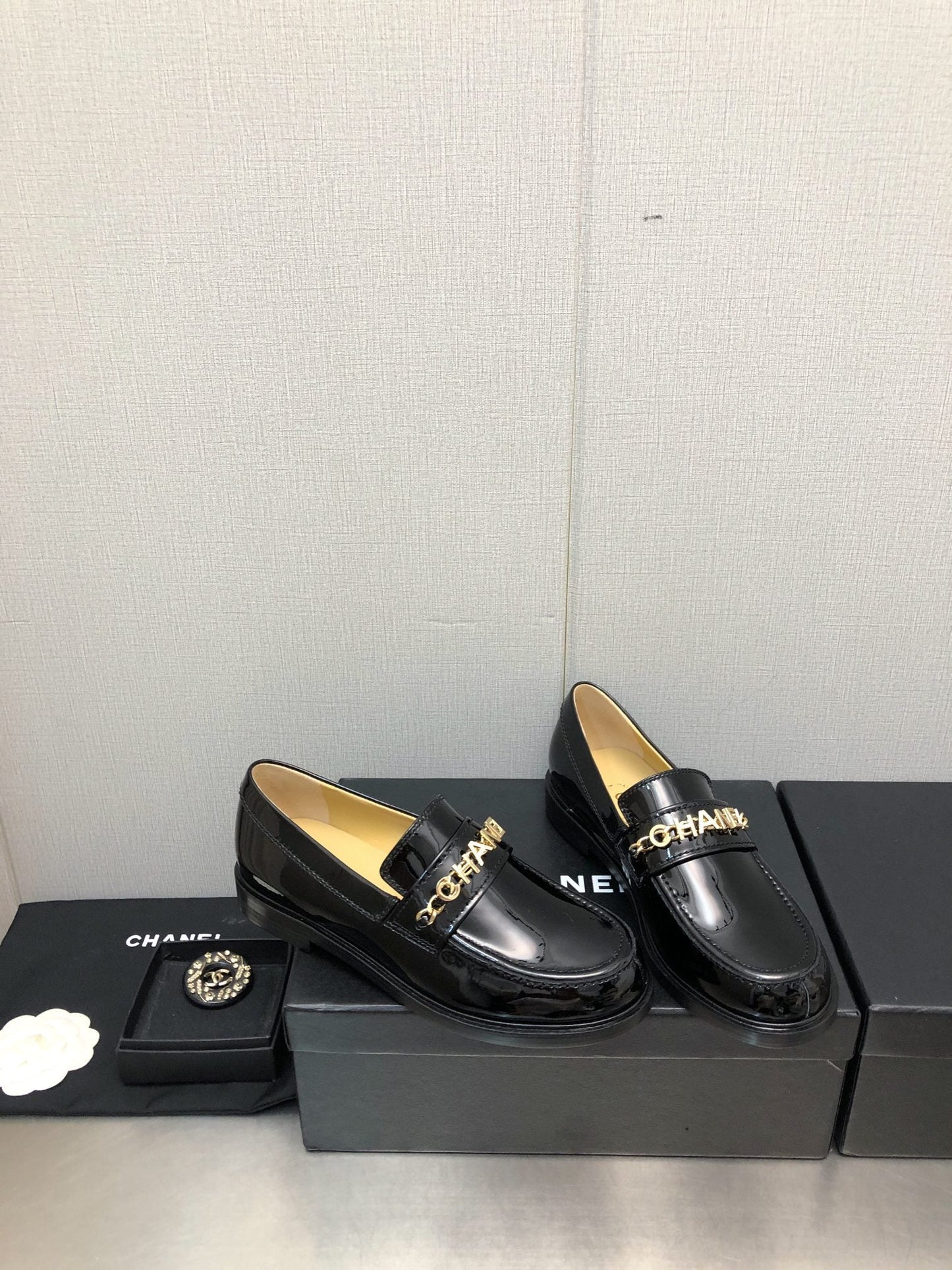 CHANEL 25C Loafer Black Glossy Calf Leather 212974