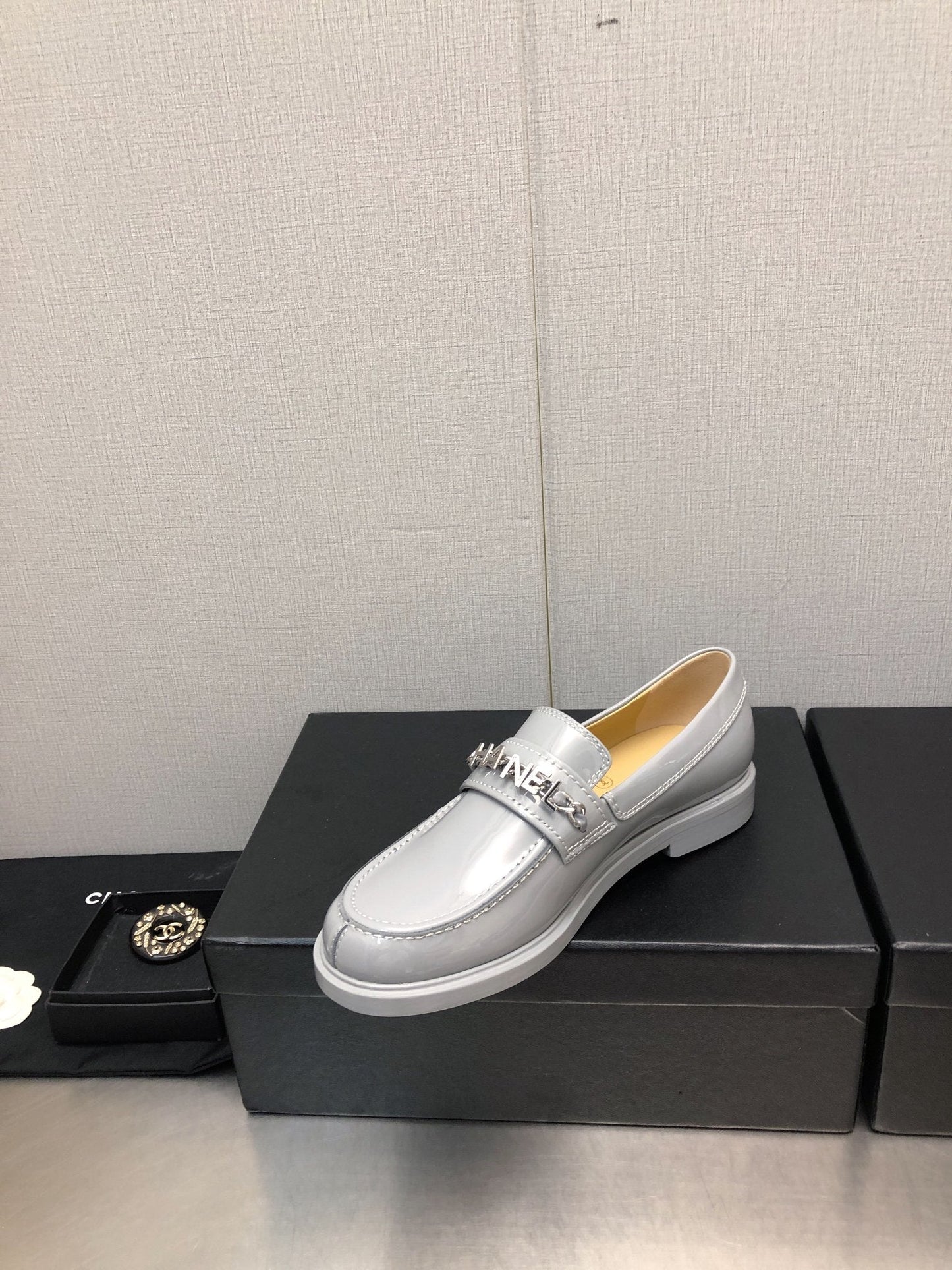 CHANEL 25C Loafer Periwinkle Glossy Calf Leather 212975