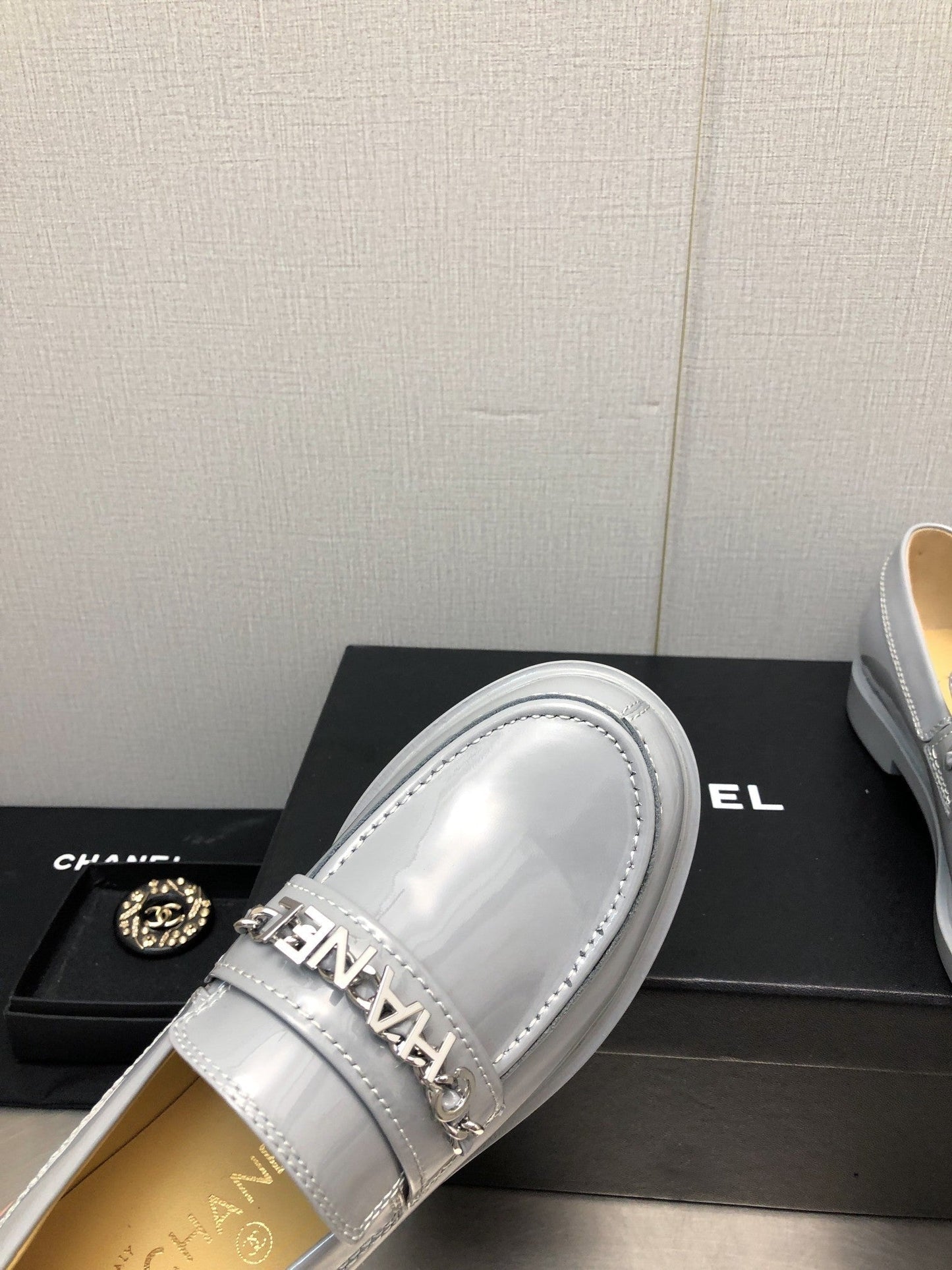 CHANEL 25C Loafer Periwinkle Glossy Calf Leather 212975