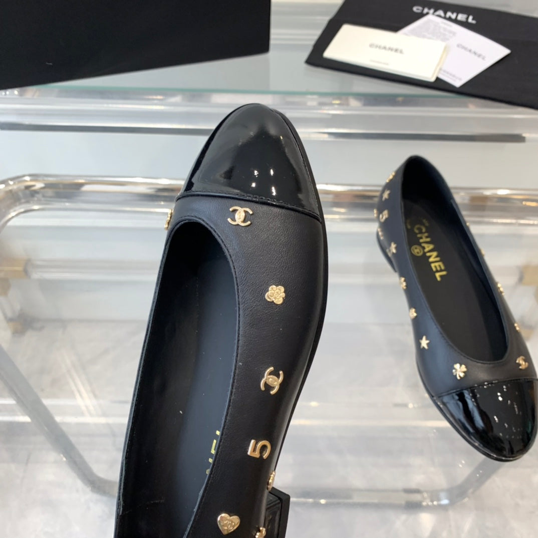 CHANEL ballet flat all black lamskin with multi logo