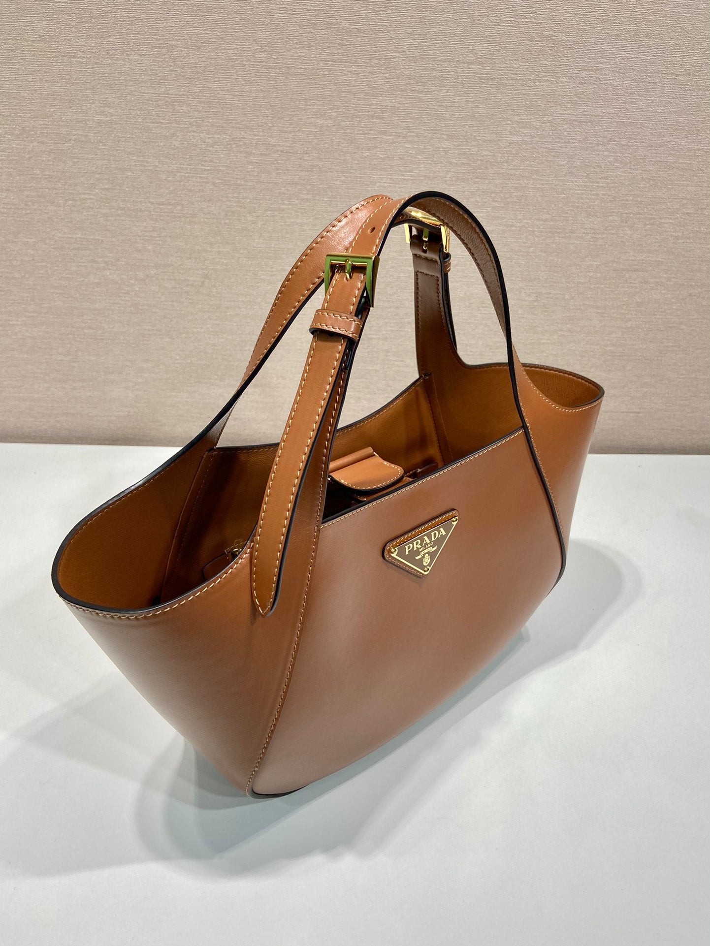 PRADA TOTE BAG 28 IN CINNAMON BROWN SHEEPSKIN GOLD LOGO