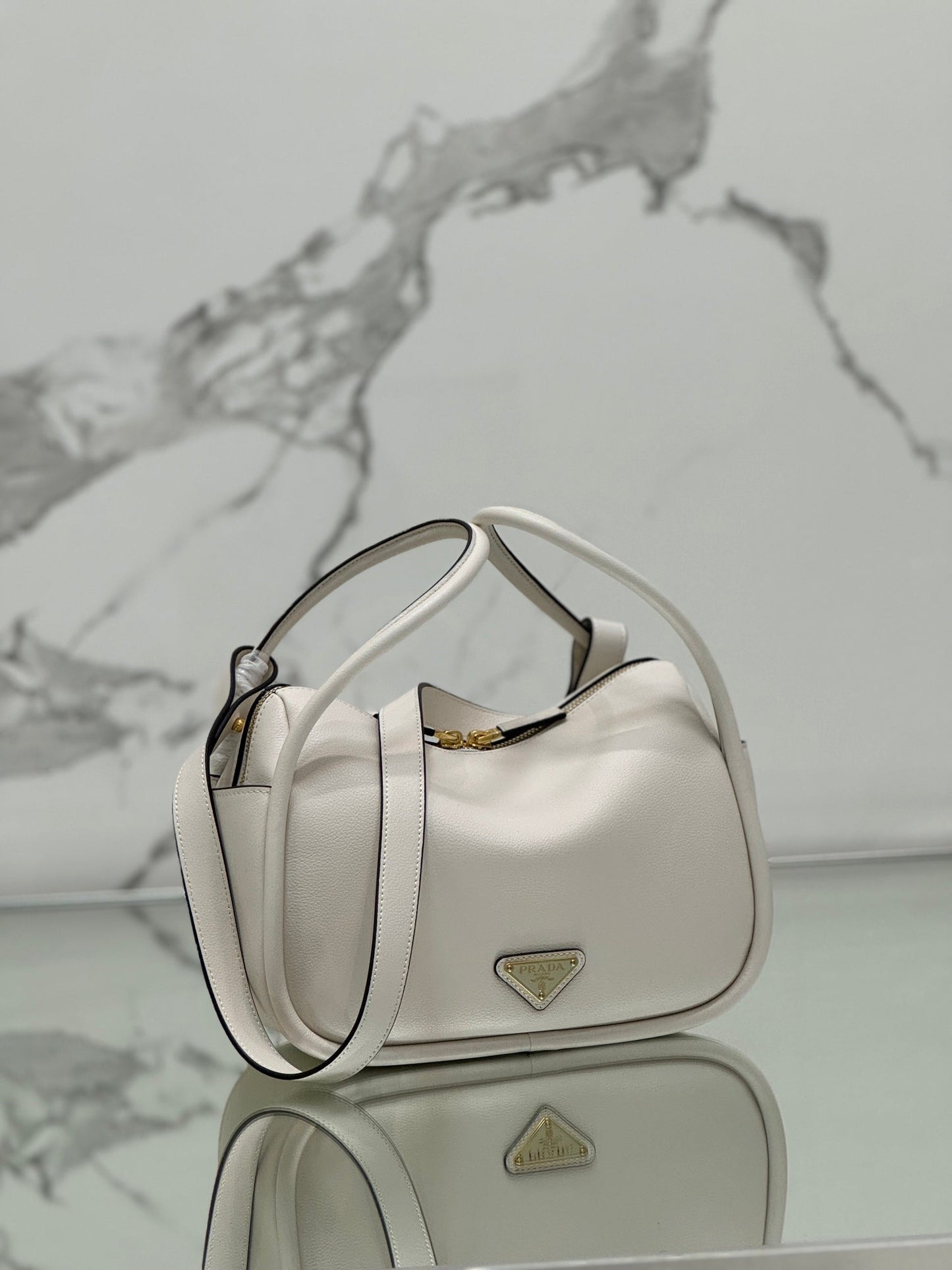 PRADA DARLING HANDBAG 25 IN WHITE SOFT GRAIN LAMBSKIN