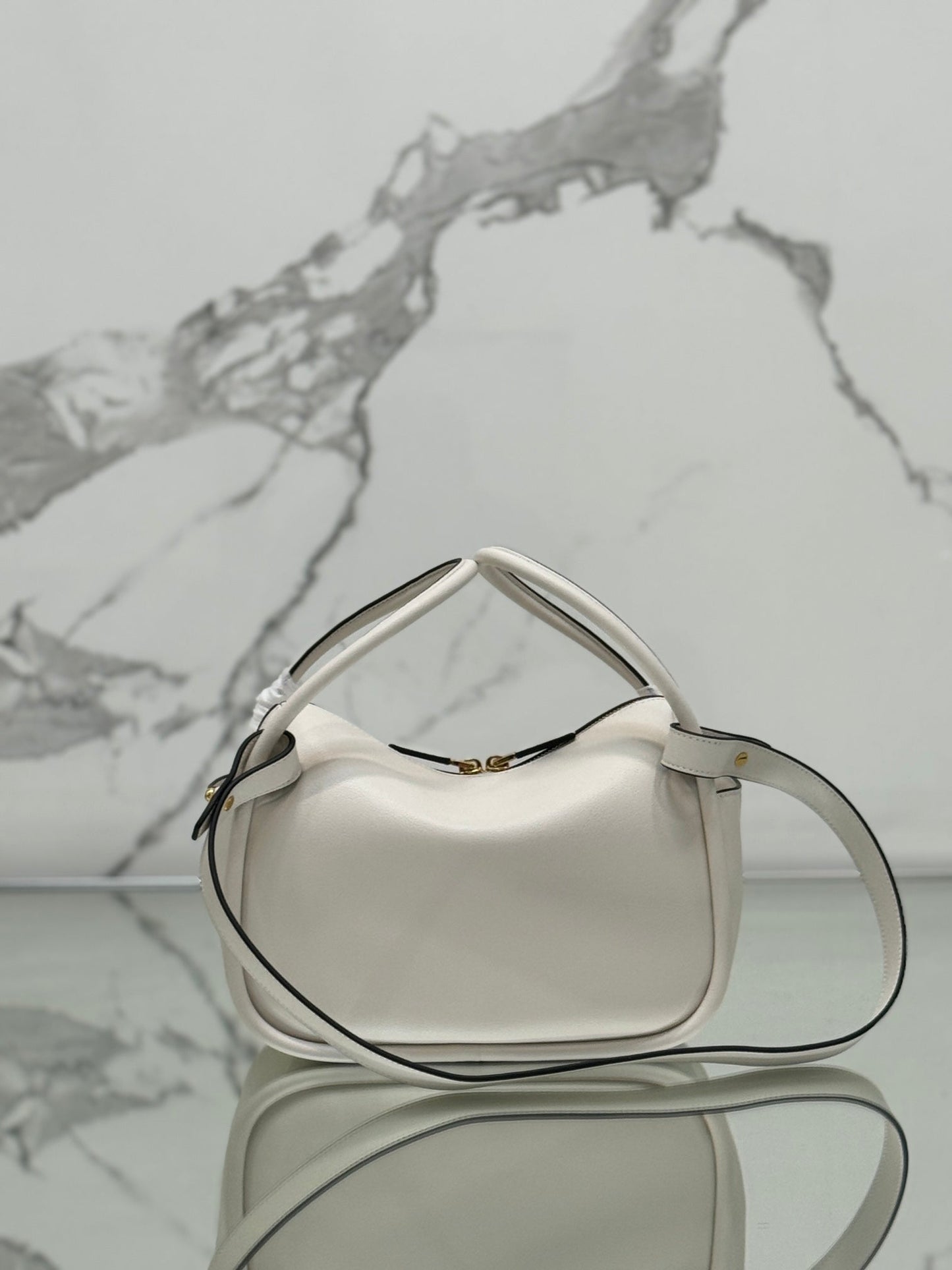 PRADA DARLING HANDBAG 25 IN WHITE SOFT GRAIN LAMBSKIN
