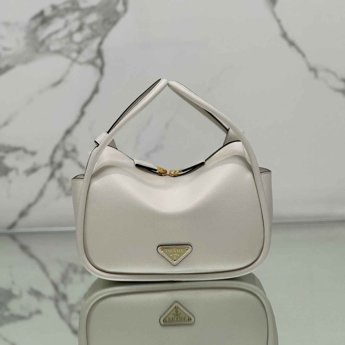 PRADA DARLING HANDBAG 25 IN WHITE SOFT GRAIN LAMBSKIN