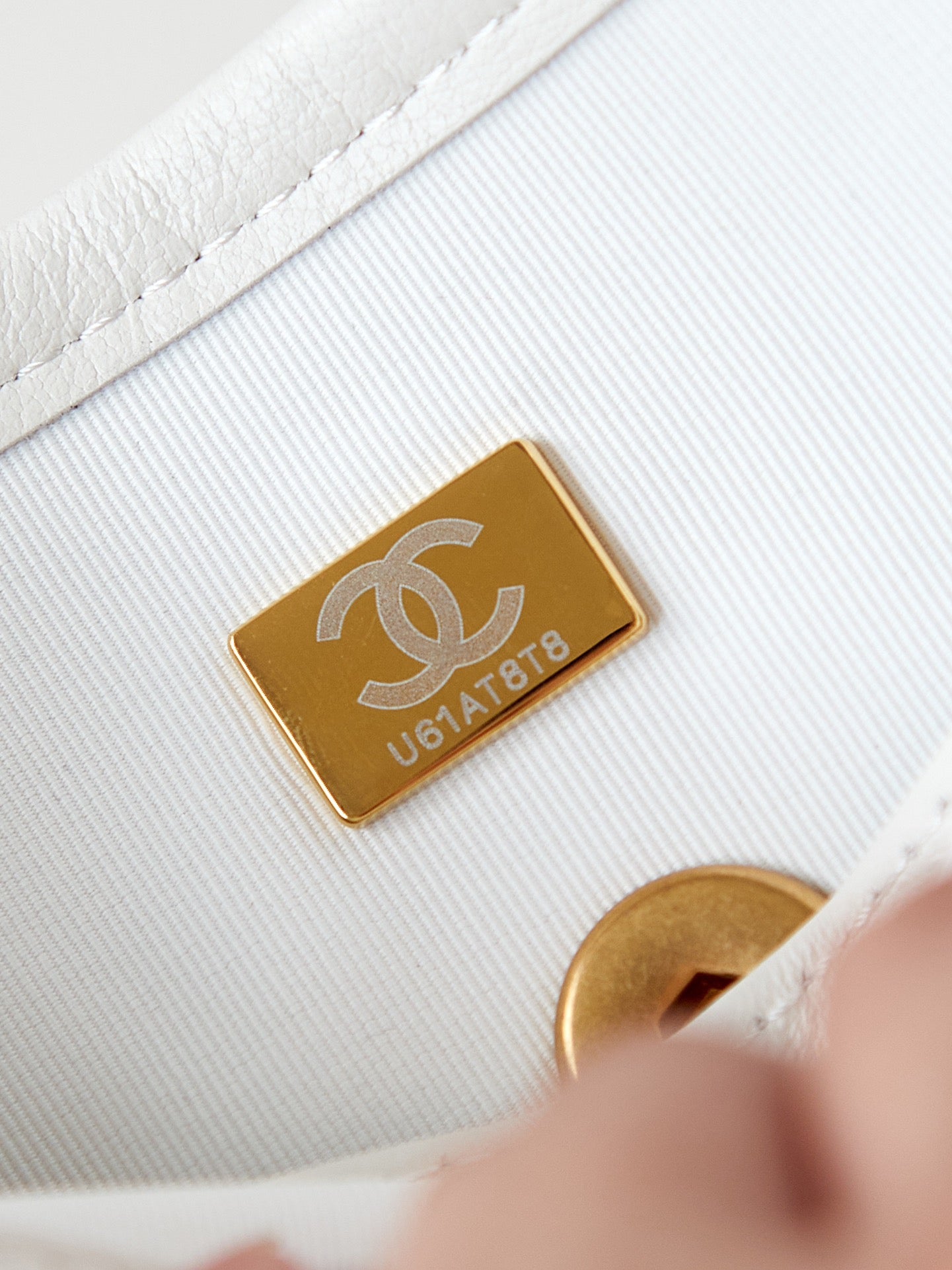 CHANEL 24s messenger bag 23cm white calfskin gold hardware