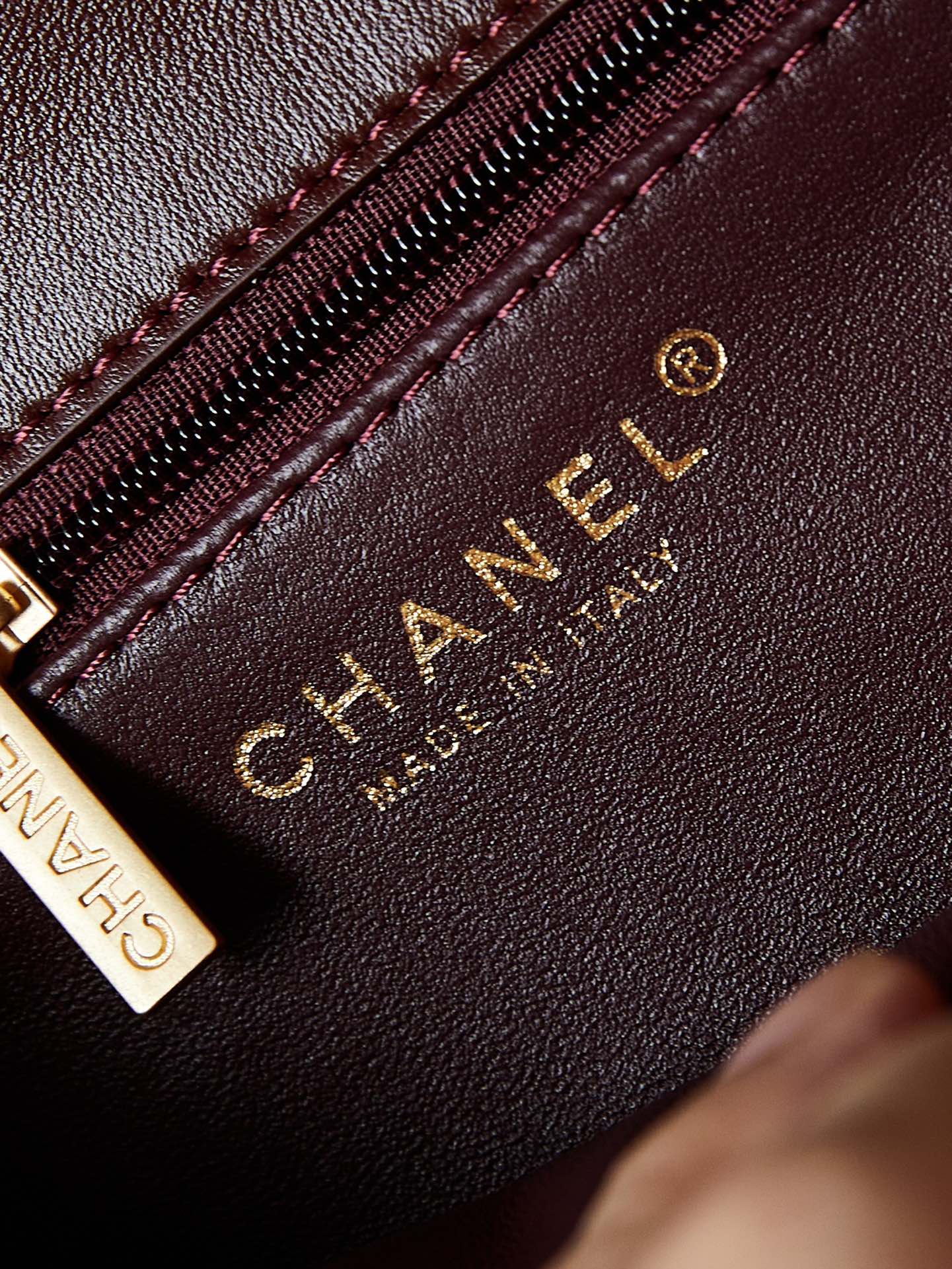 CHANEL 24s small flap bag 23cm burgundy calfskin gold hardware