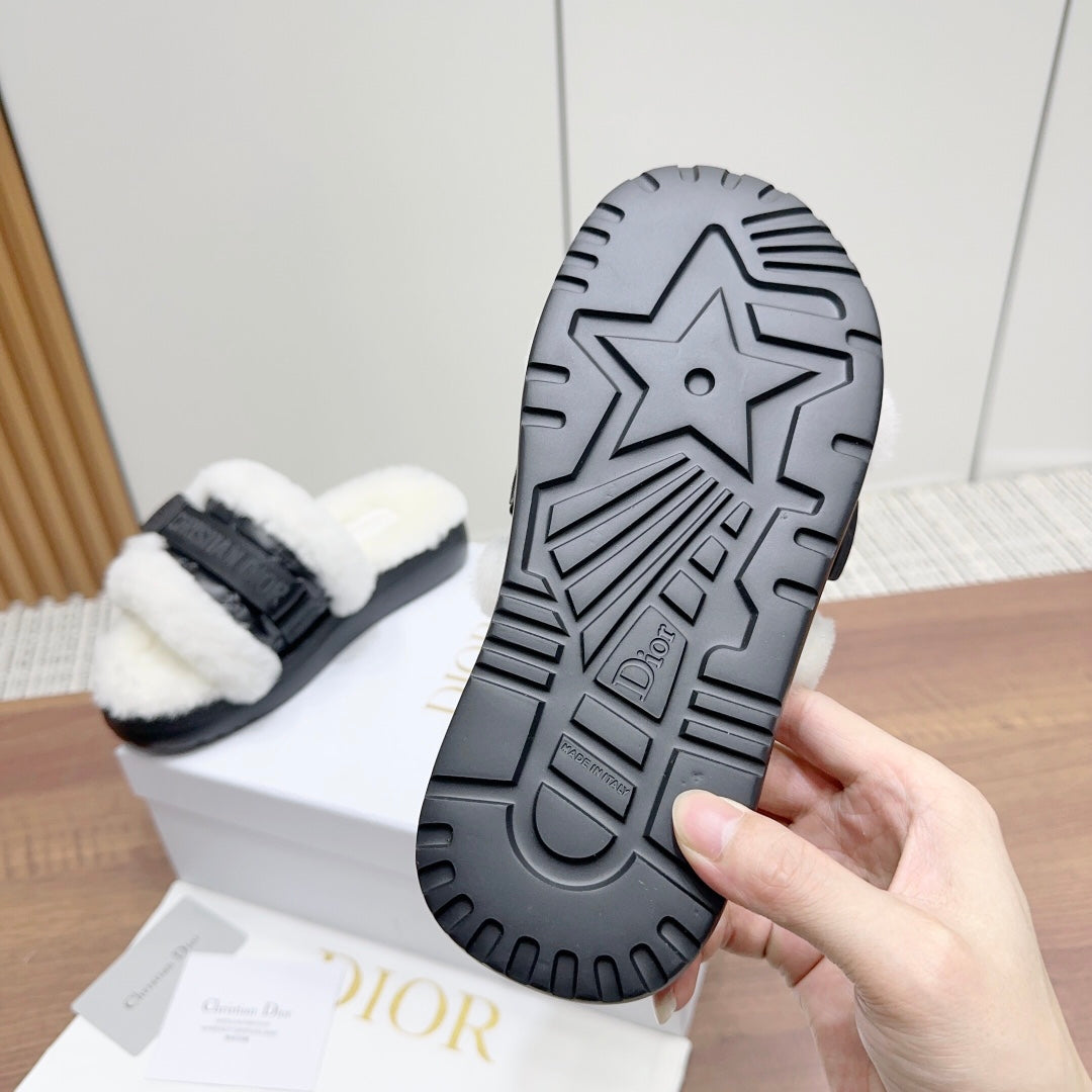 DIOR DIORiviera Dio(r)evolution Slide Black White Quilted Fleece Lining And Lambskin