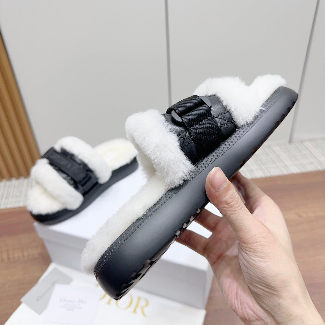 DIOR DIORiviera Dio(r)evolution Slide Black White Quilted Fleece Lining And Lambskin