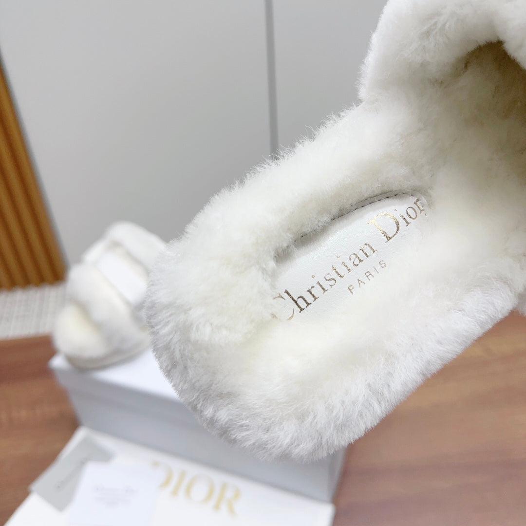 DIOR DIORiviera Dio(r)evolution Slide White Quilted Fleece Lining And Lambskin