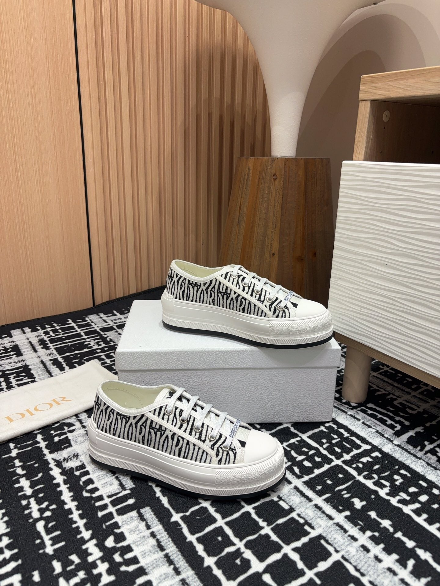 DIOR Walk'n' DIOR Platform Sneaker Black Miss Canvas