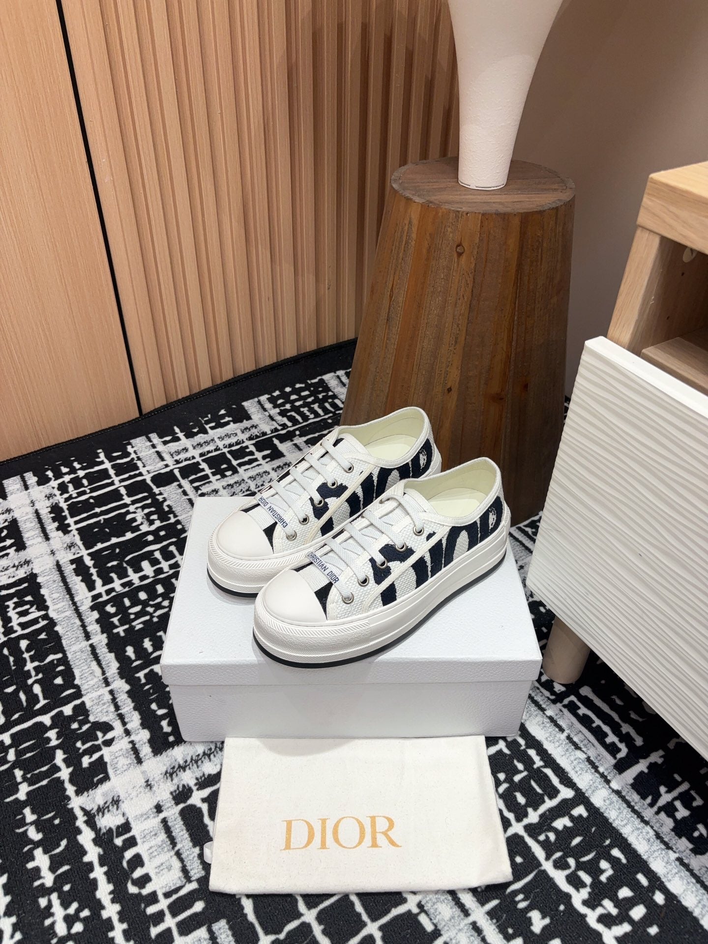 DIOR Walk'n' DIOR Platform Sneaker Black White Miss Canvas