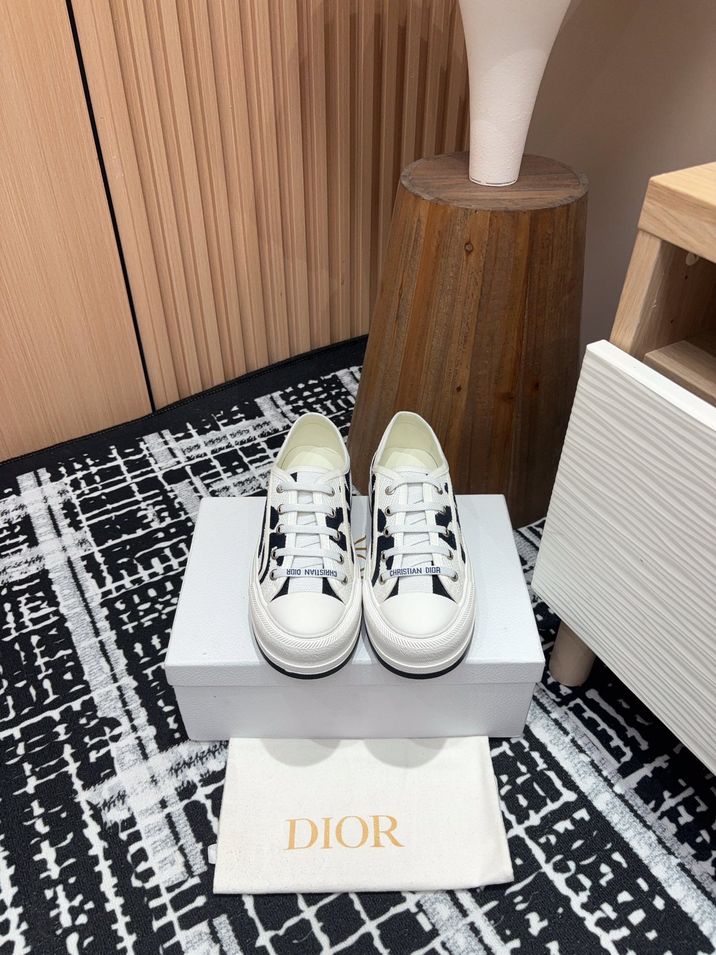 DIOR Walk'n' DIOR Platform Sneaker Black White Miss Canvas