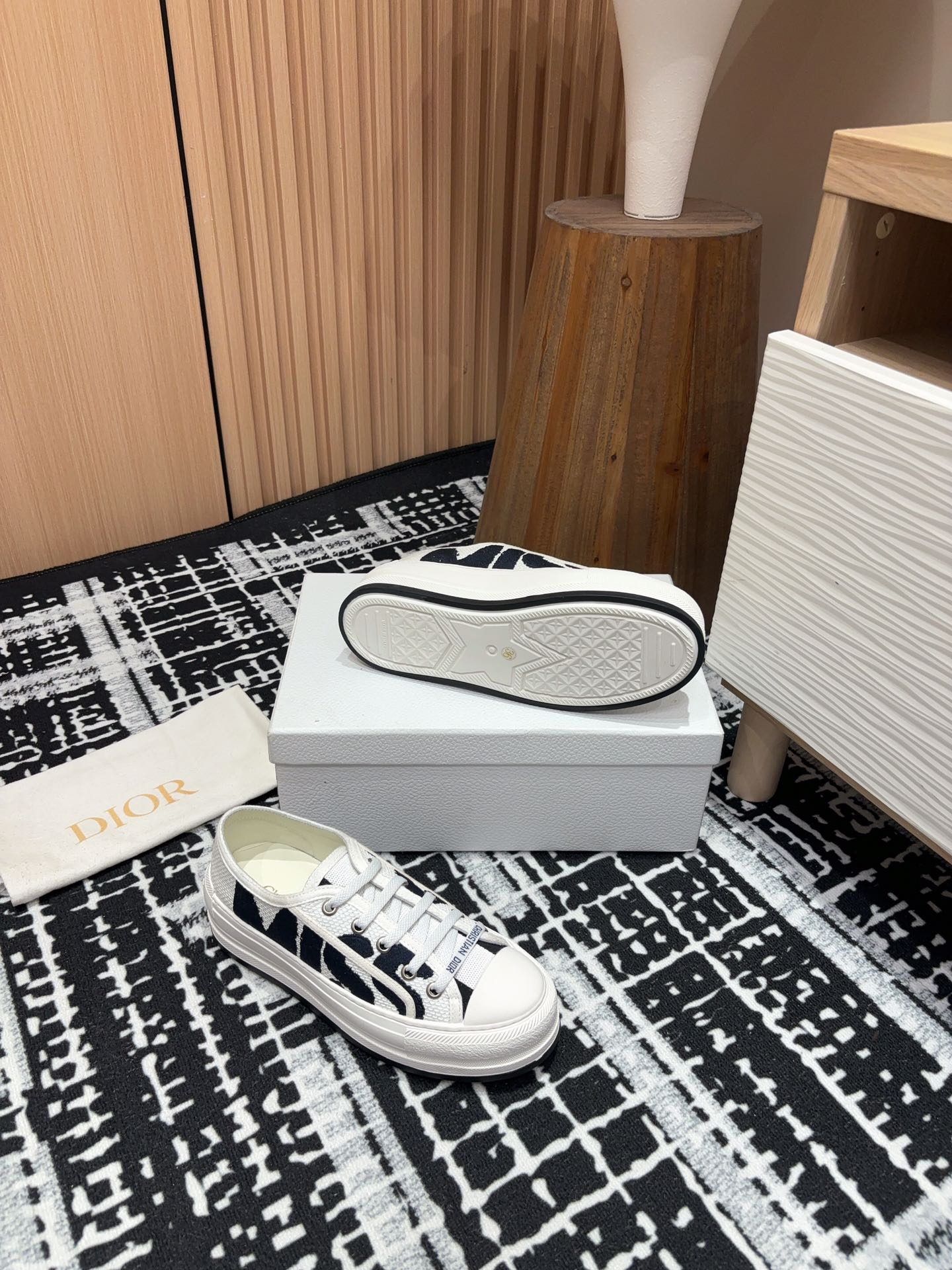 DIOR Walk'n' DIOR Platform Sneaker Black White Miss Canvas