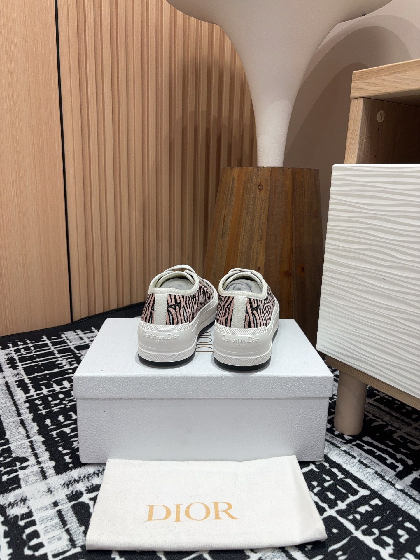 DIOR Walk'n' DIOR Platform Sneaker Pale Pink Miss Canvas