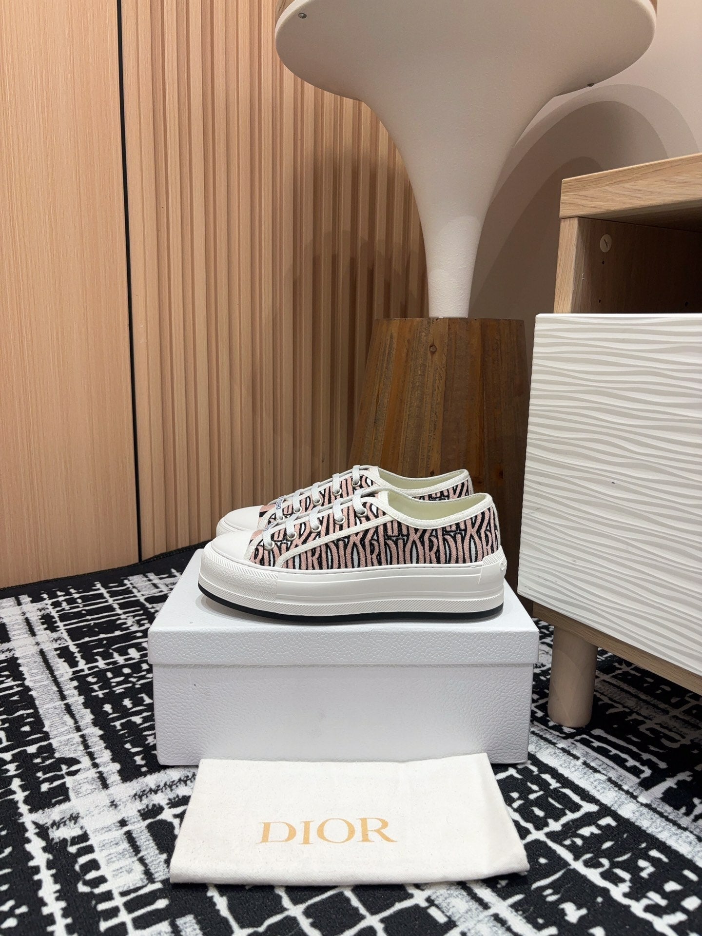 DIOR Walk'n' DIOR Platform Sneaker Pale Pink Miss Canvas