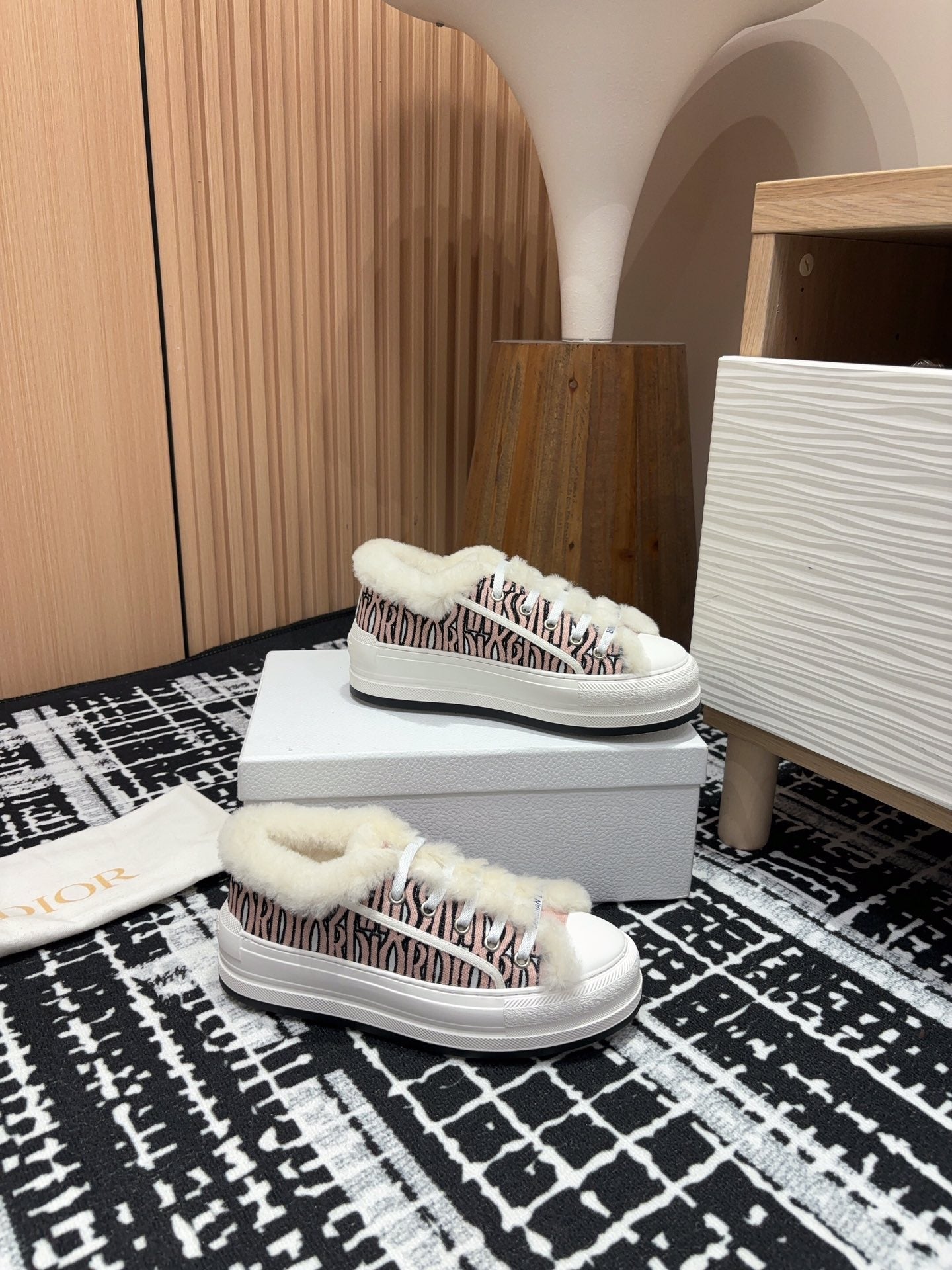 DIOR Walk'n' DIOR Platform Sneaker Pale Pink Canvas And Fleece Lining