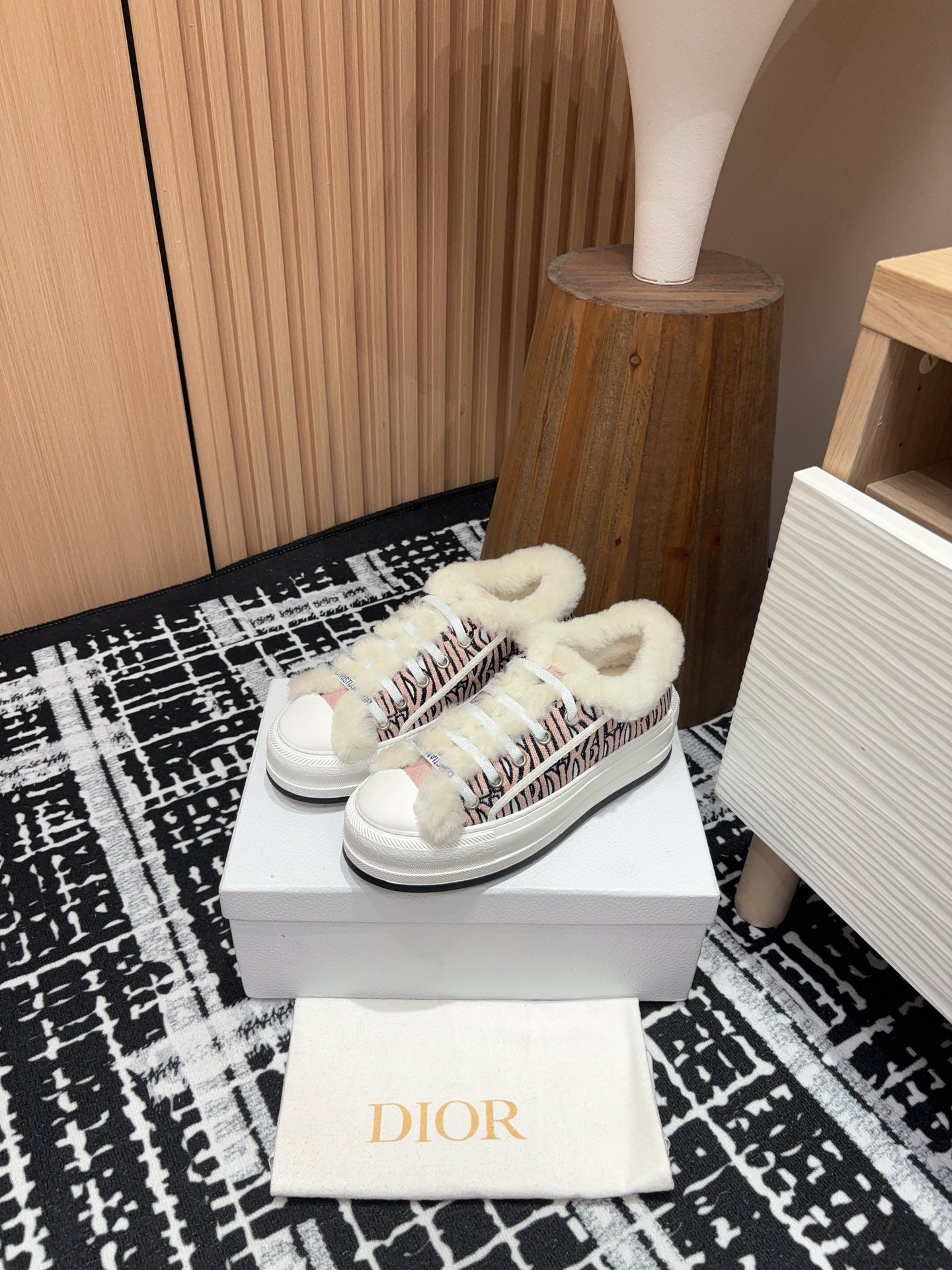 DIOR Walk'n' DIOR Platform Sneaker Pale Pink Canvas And Fleece Lining