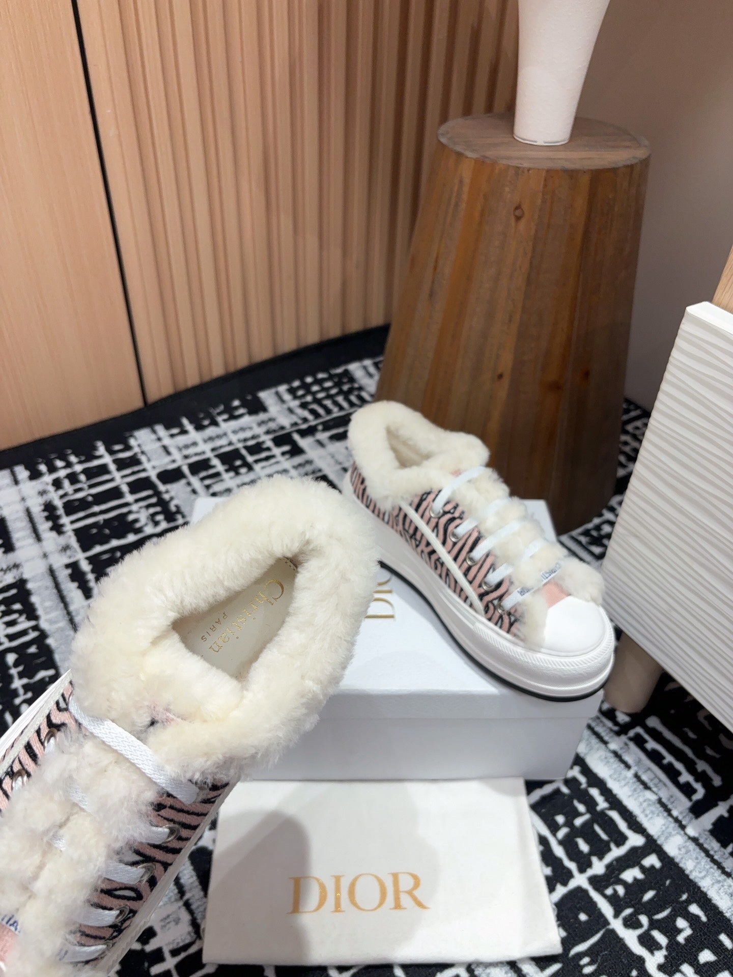 DIOR Walk'n' DIOR Platform Sneaker Pale Pink Canvas And Fleece Lining