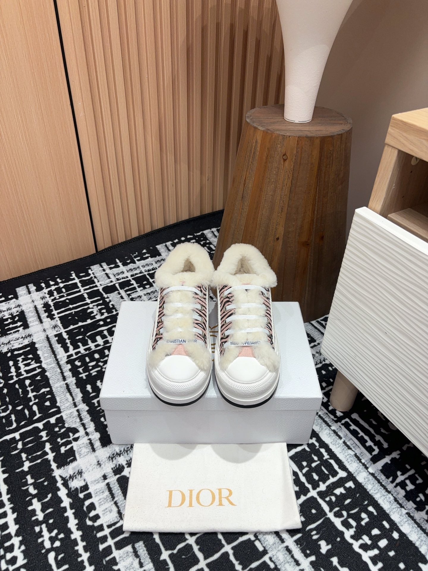 DIOR Walk'n' DIOR Platform Sneaker Pale Pink Canvas And Fleece Lining