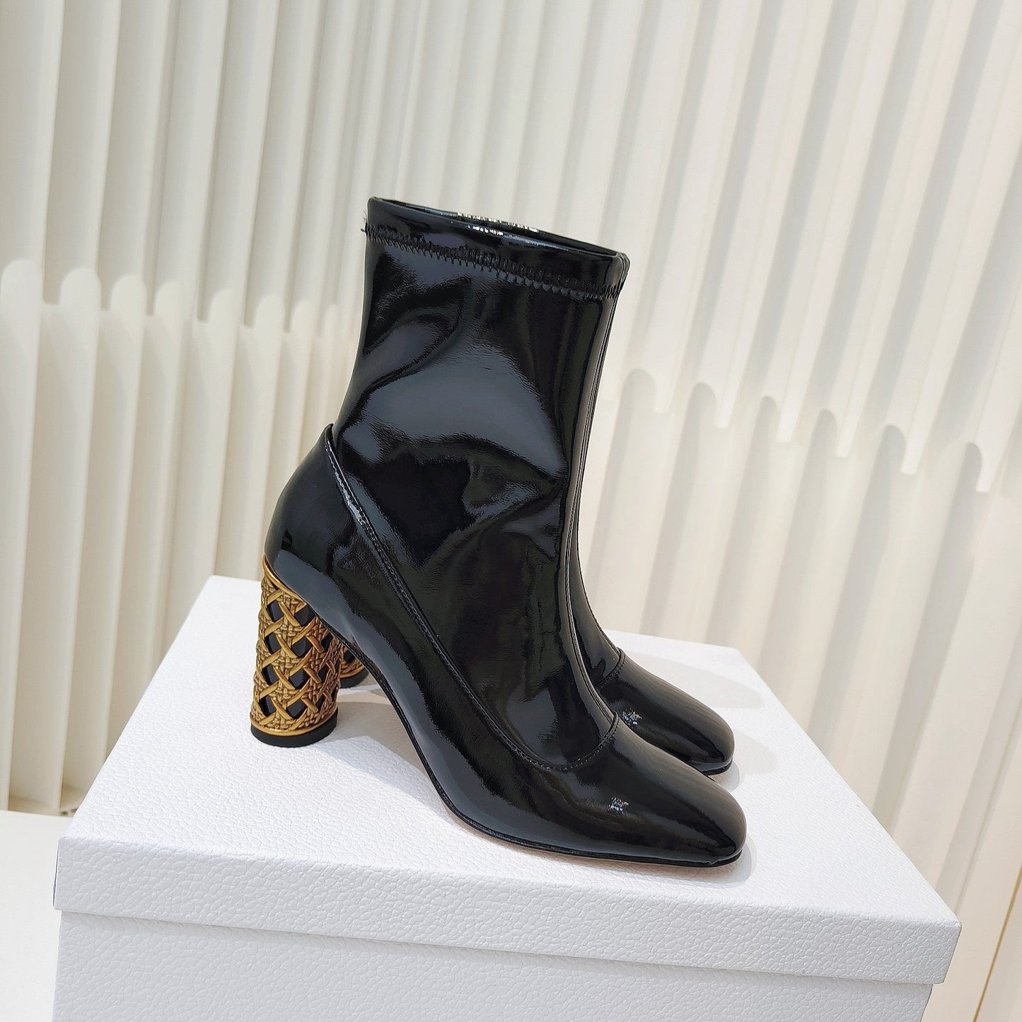 DIOR Icon Heeled Ankle Boot 80mm In Glossy Black Cowhide 111384