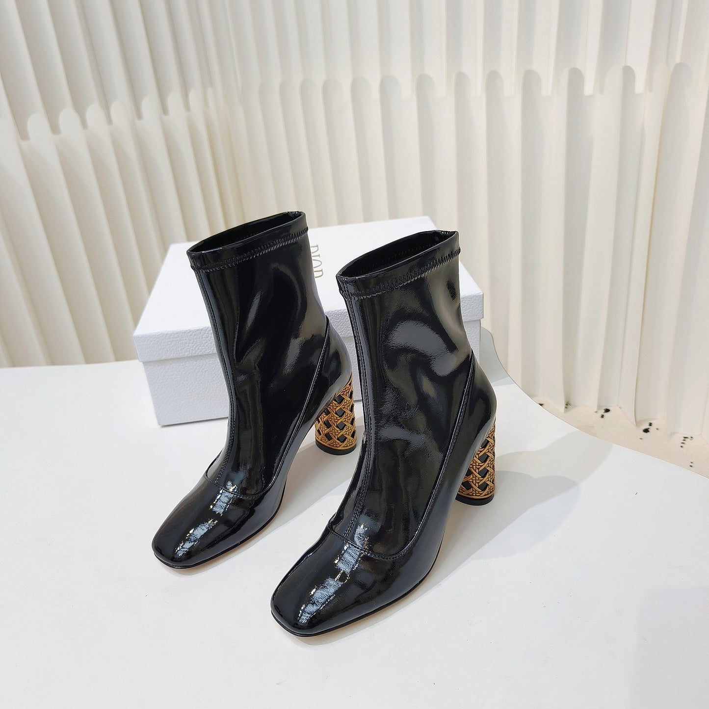DIOR Icon Heeled Ankle Boot 40mm In Glossy Black Cowhide 111376