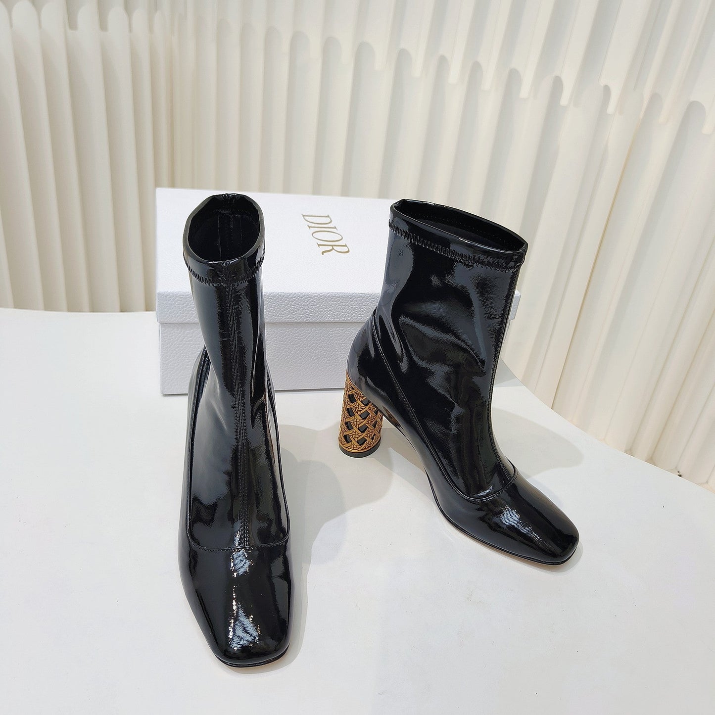 DIOR Icon Heeled Ankle Boot 40mm In Glossy Black Cowhide 111376
