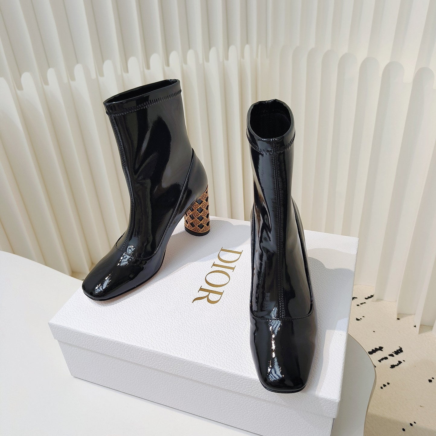 DIOR Icon Heeled Ankle Boot 40mm In Glossy Black Cowhide 111376