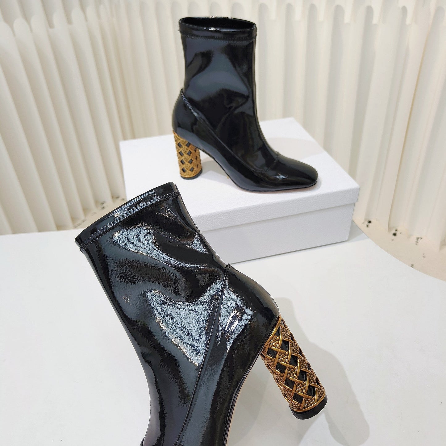 DIOR Icon Heeled Ankle Boot 40mm In Glossy Black Cowhide 111376