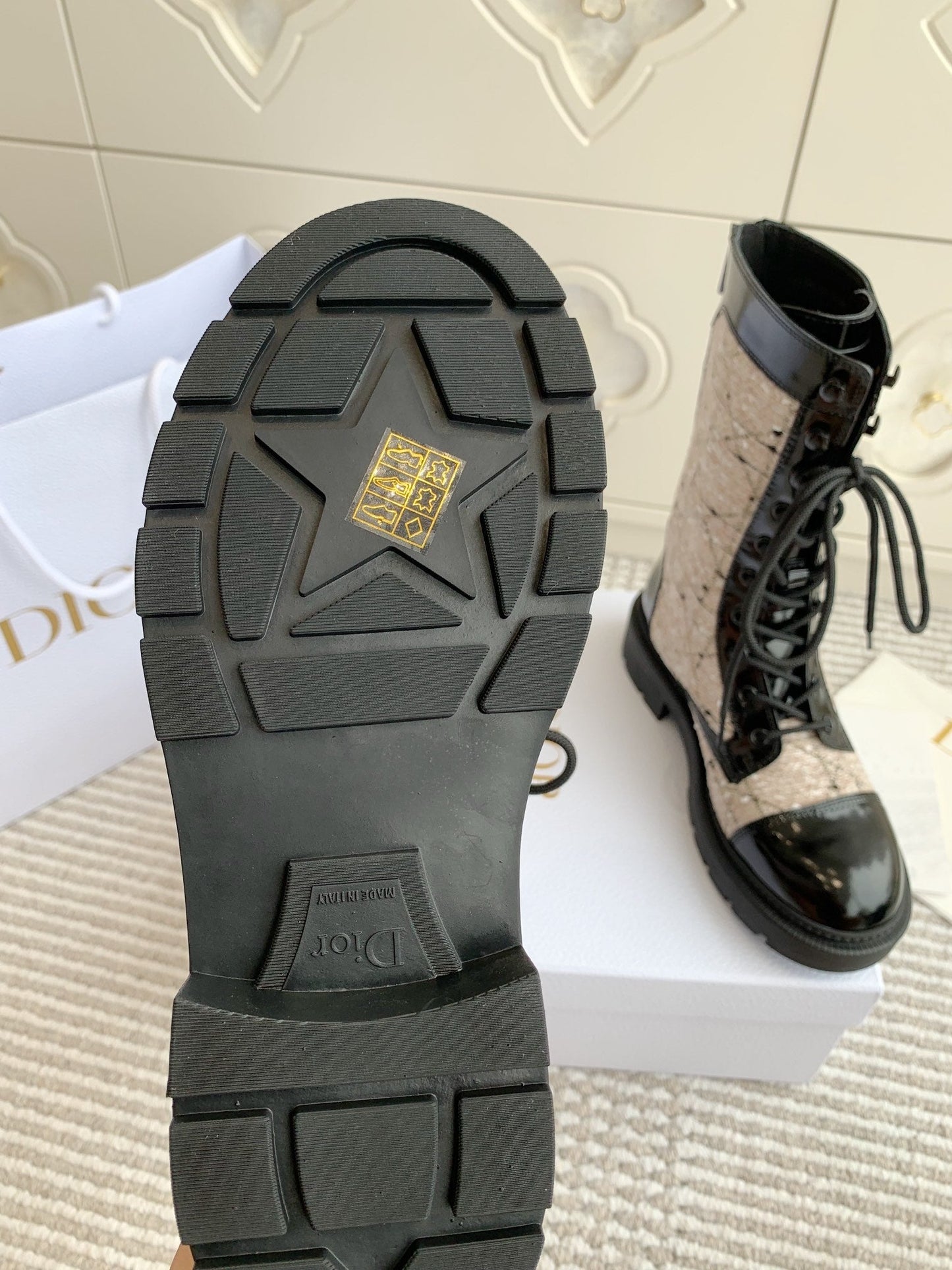DIOR D-Unit Ankle Boot In Beige Mix Black Tweed Fabric And Glossy Cowhide 105088