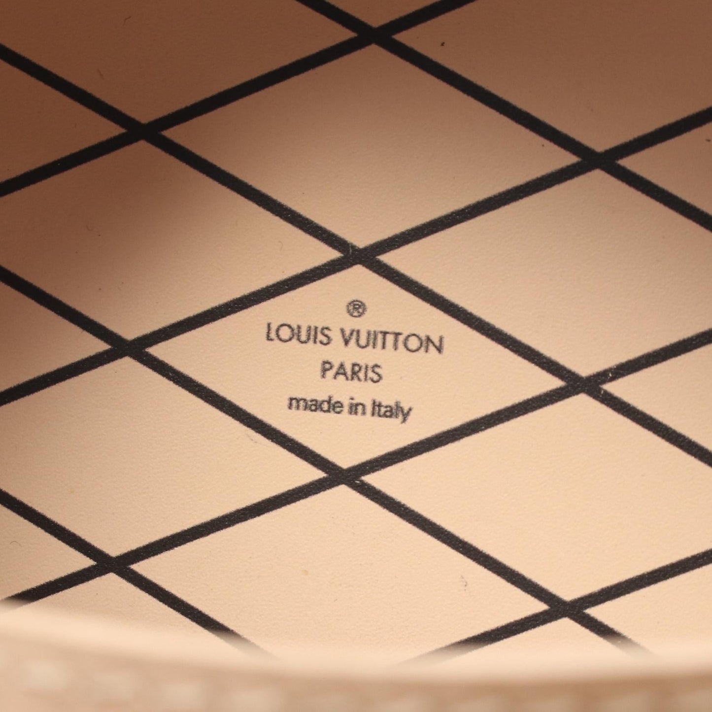 Louis Vuitton Mini Boite Chapeau Vernis Shoulder Bag