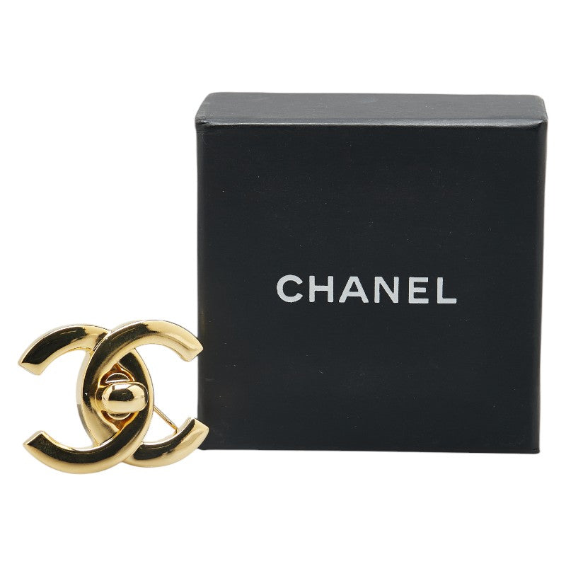 Chanel Coco Mark Turnlock Brooch Gold