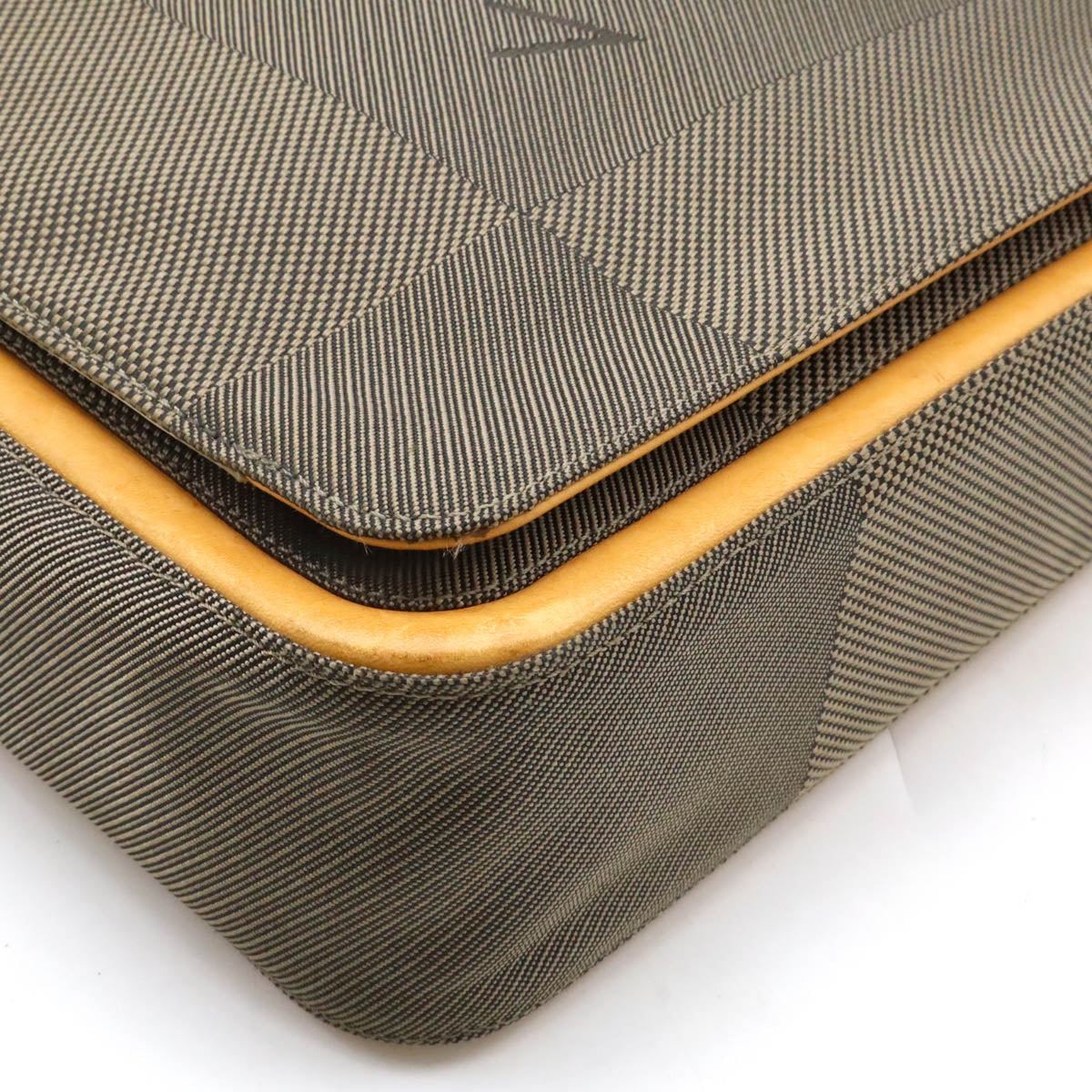 Louis Vuitton Damier Geant Messenger Bag M93030