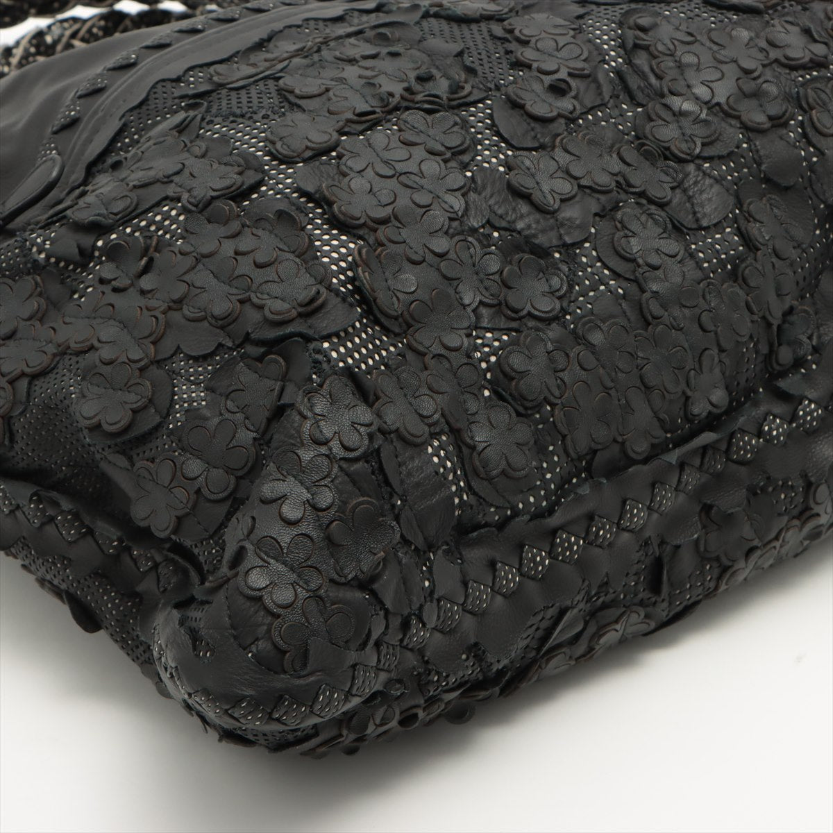 Bottega Veneta Intrecciato Leather Handbag Black Bottega
