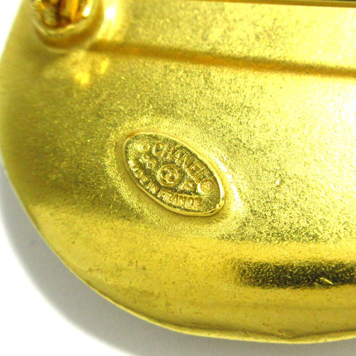 CHANEL - Classic Brooch Gold Hardware