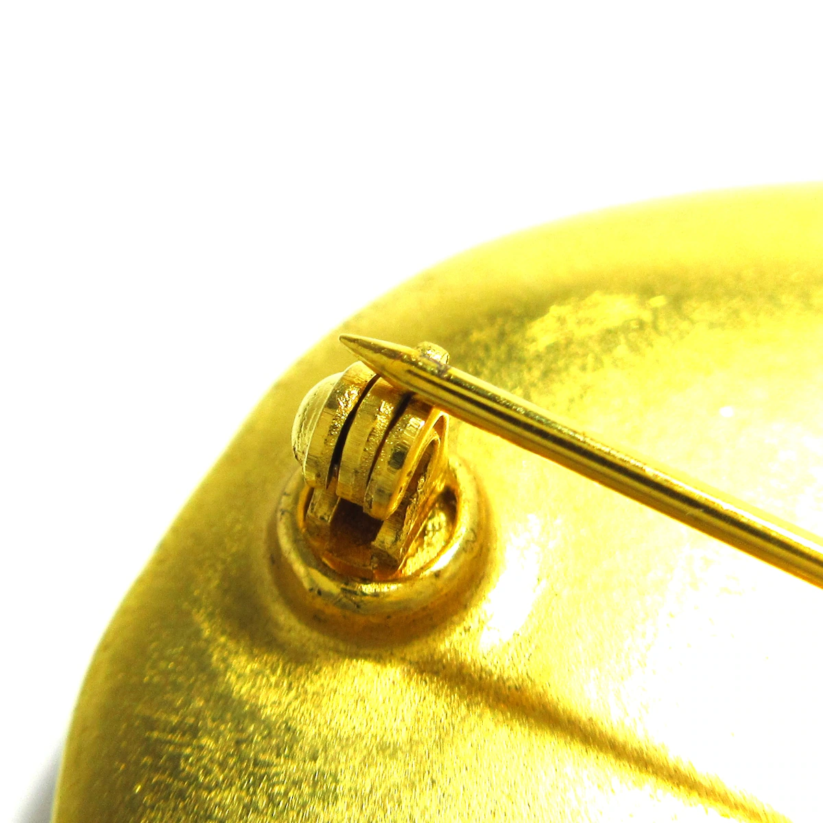 CHANEL - Classic Brooch Gold Hardware