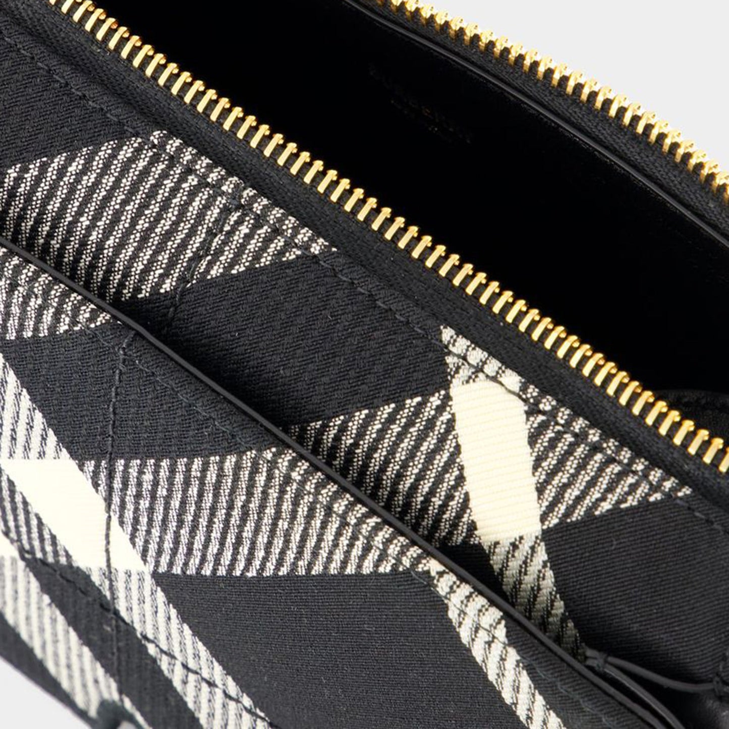 Snip Small Crossbody - Burberry - Synthetic - Black