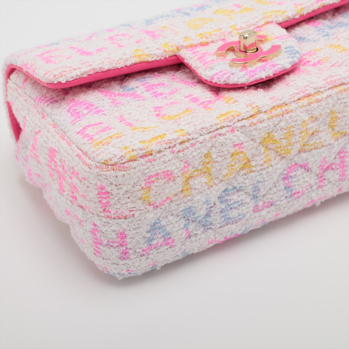 Chanel Mini Mattrasse 20 Pile Single Flap Single Chain Bag White X Pink G A69900
