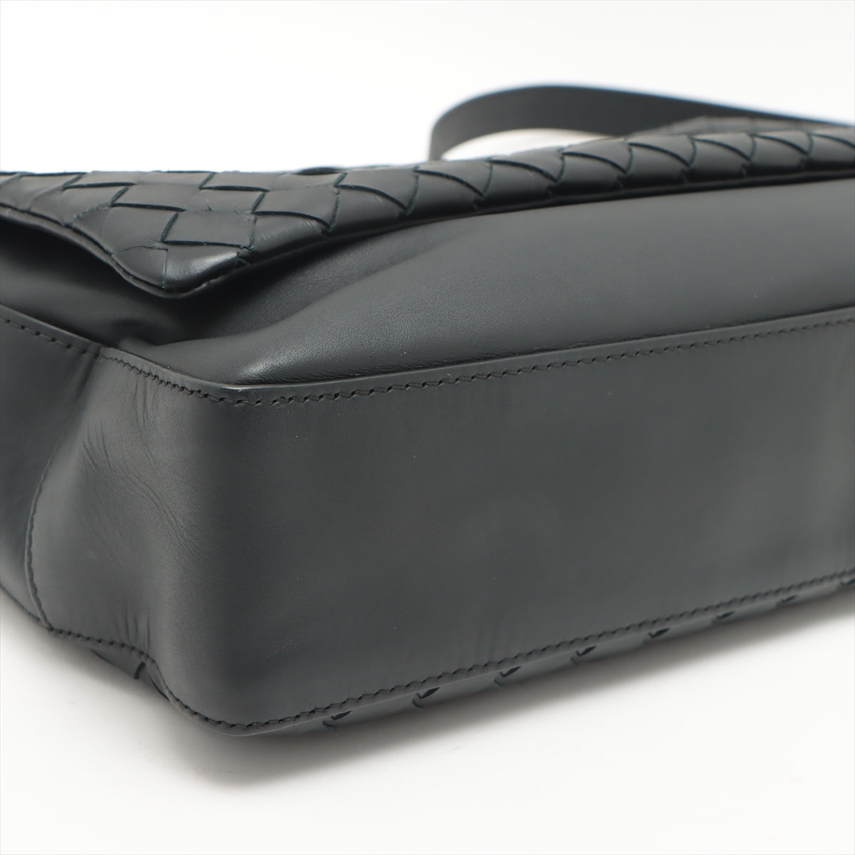 Bottega Veneta Intrecciato Leather Messenger Bag Black